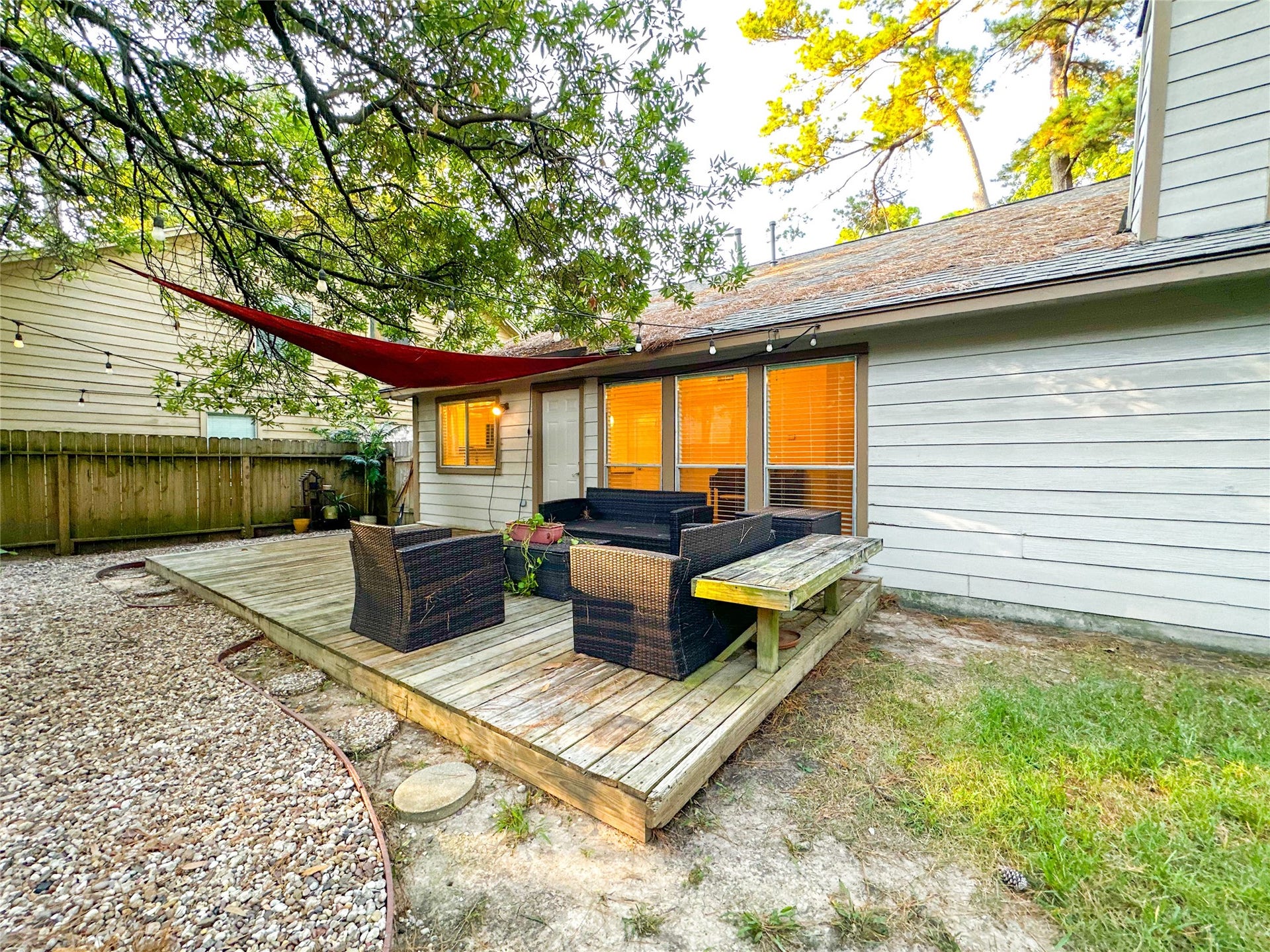 33 N Rain Forest Court, The Woodlands, TX 77380 33 N Rain Forest Court, The Woodlands, TX 77380