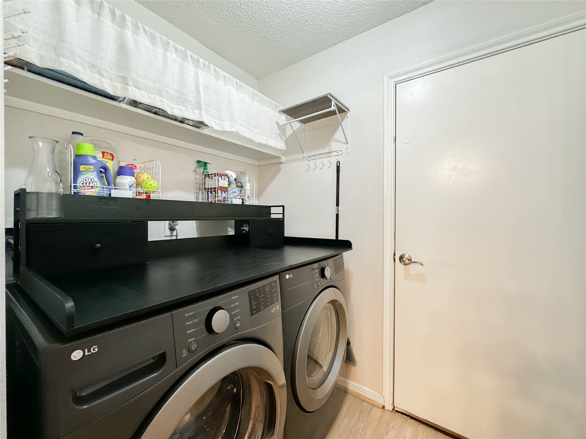 33 N Rain Forest Court, The Woodlands, TX 77380 33 N Rain Forest Court, The Woodlands, TX 77380