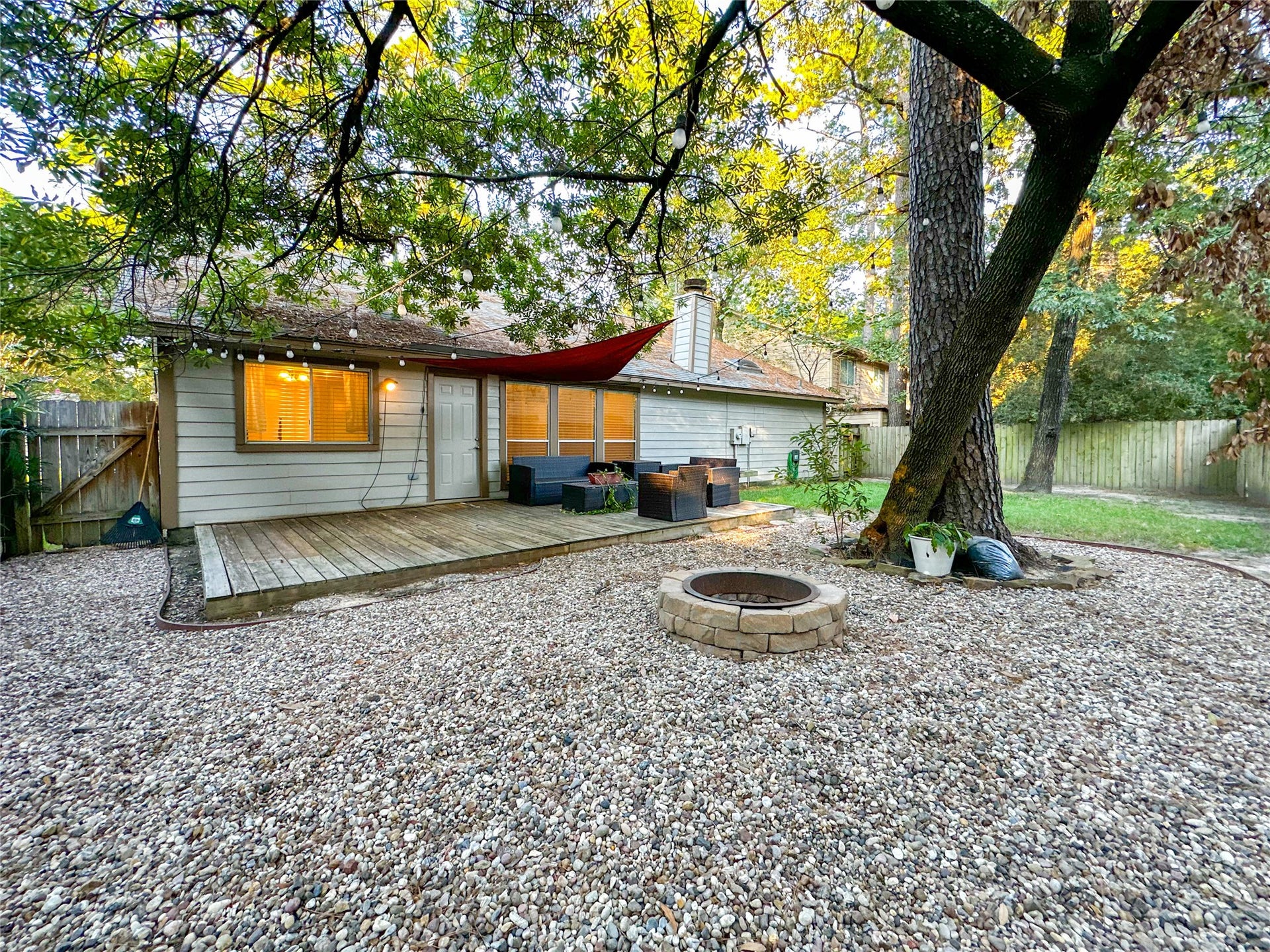 33 N Rain Forest Court, The Woodlands, TX 77380 33 N Rain Forest Court, The Woodlands, TX 77380
