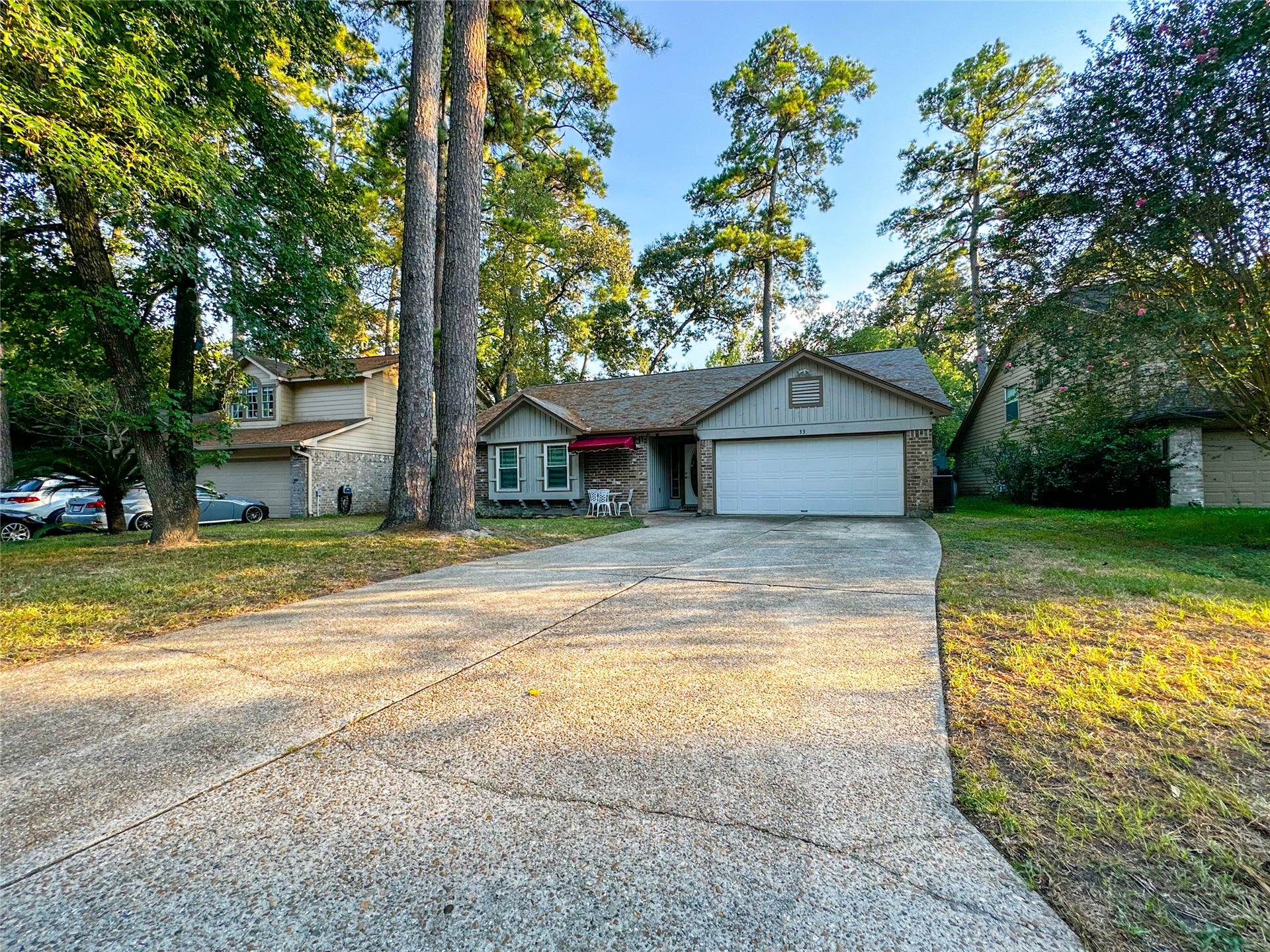 33 N Rain Forest Court, The Woodlands, TX 77380 33 N Rain Forest Court, The Woodlands, TX 77380