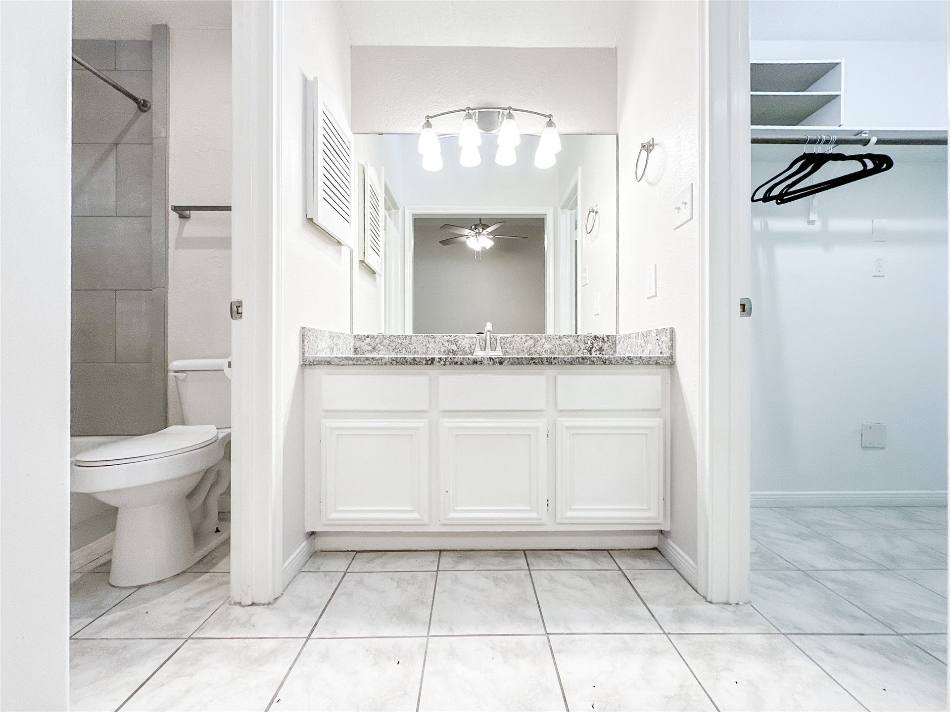 33 N Rain Forest Court, The Woodlands, TX 77380 33 N Rain Forest Court, The Woodlands, TX 77380