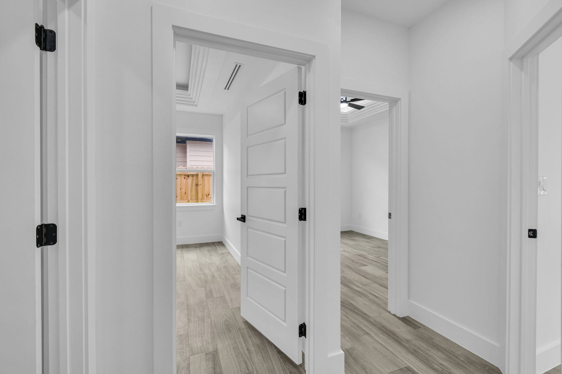 805 Lewis Street, Clute, TX 77531
