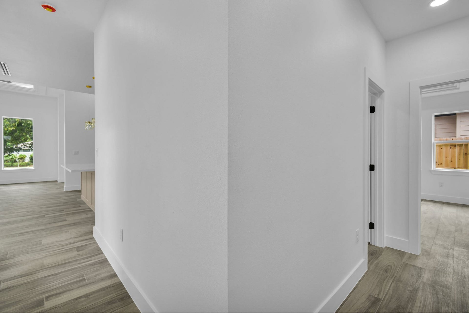 805 Lewis Street, Clute, TX 77531