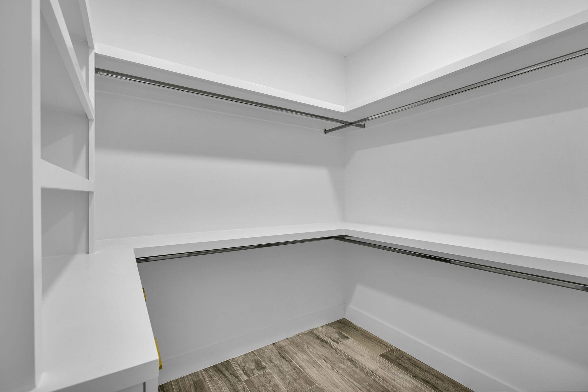 805 Lewis Street, Clute, TX 77531