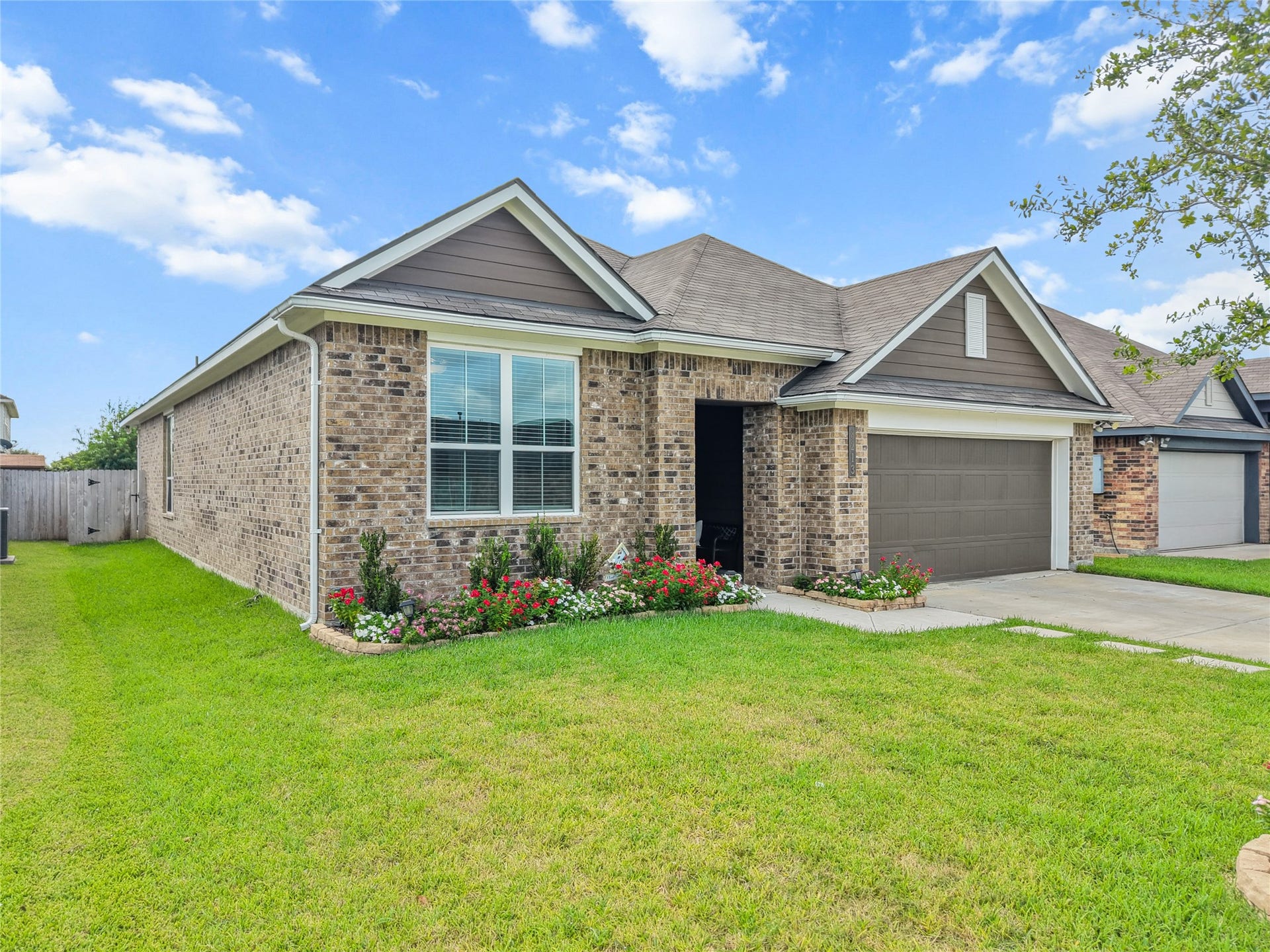 8213 Ocean Jasper Lane, Texas City, TX 77591 8213 Ocean Jasper Lane, Texas City, TX 77591