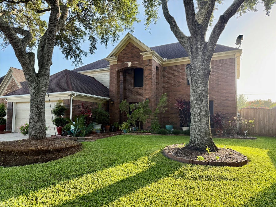 Property photo for 4010 Ivywood Drive, Pearland, TX
