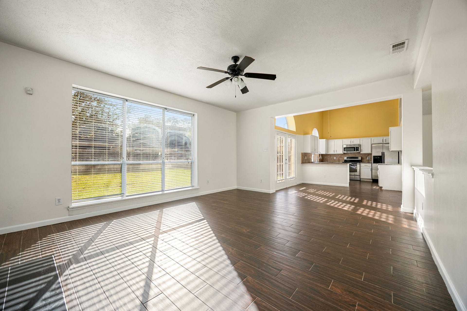 6306 Pago Lane, Houston, TX 77041 The open-concept layout flows effortlessly from the living area into the kitchen, perfect for everyday living and entertaining.