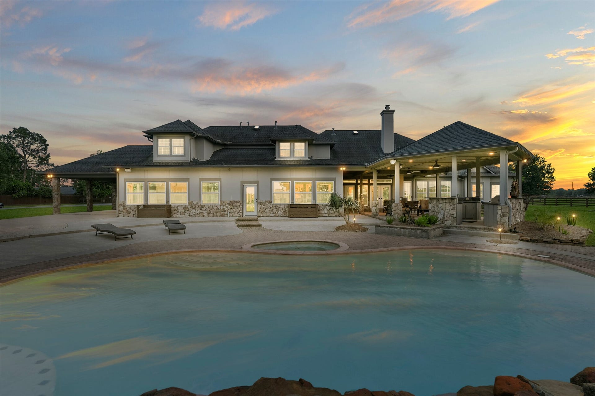 1913 Lundy Lane, Friendswood, TX 77546 Outdoor kitchen, large covered patio, expansive pool and hot tub