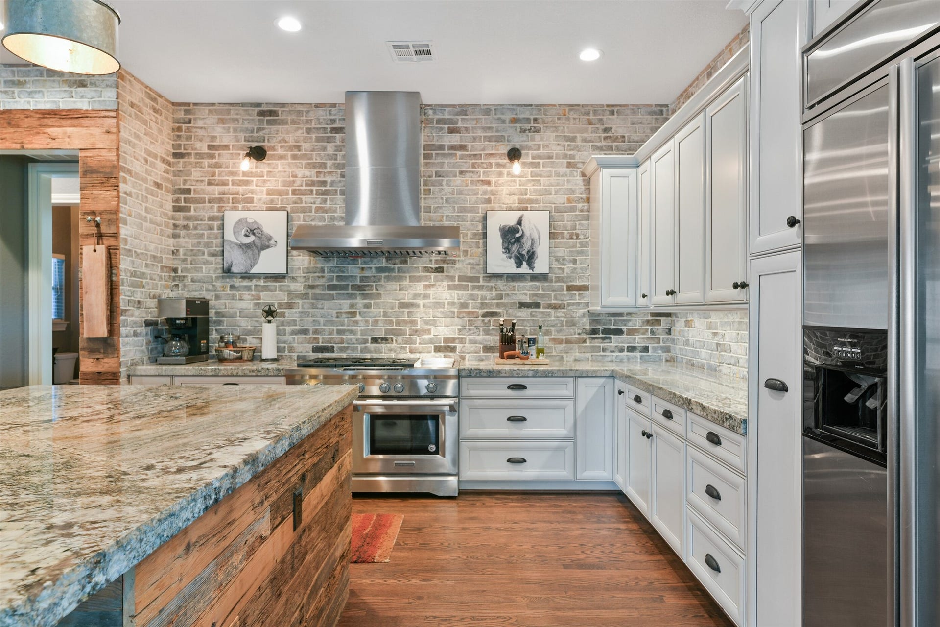 1913 Lundy Lane, Friendswood, TX 77546 Complete kitchen remodel