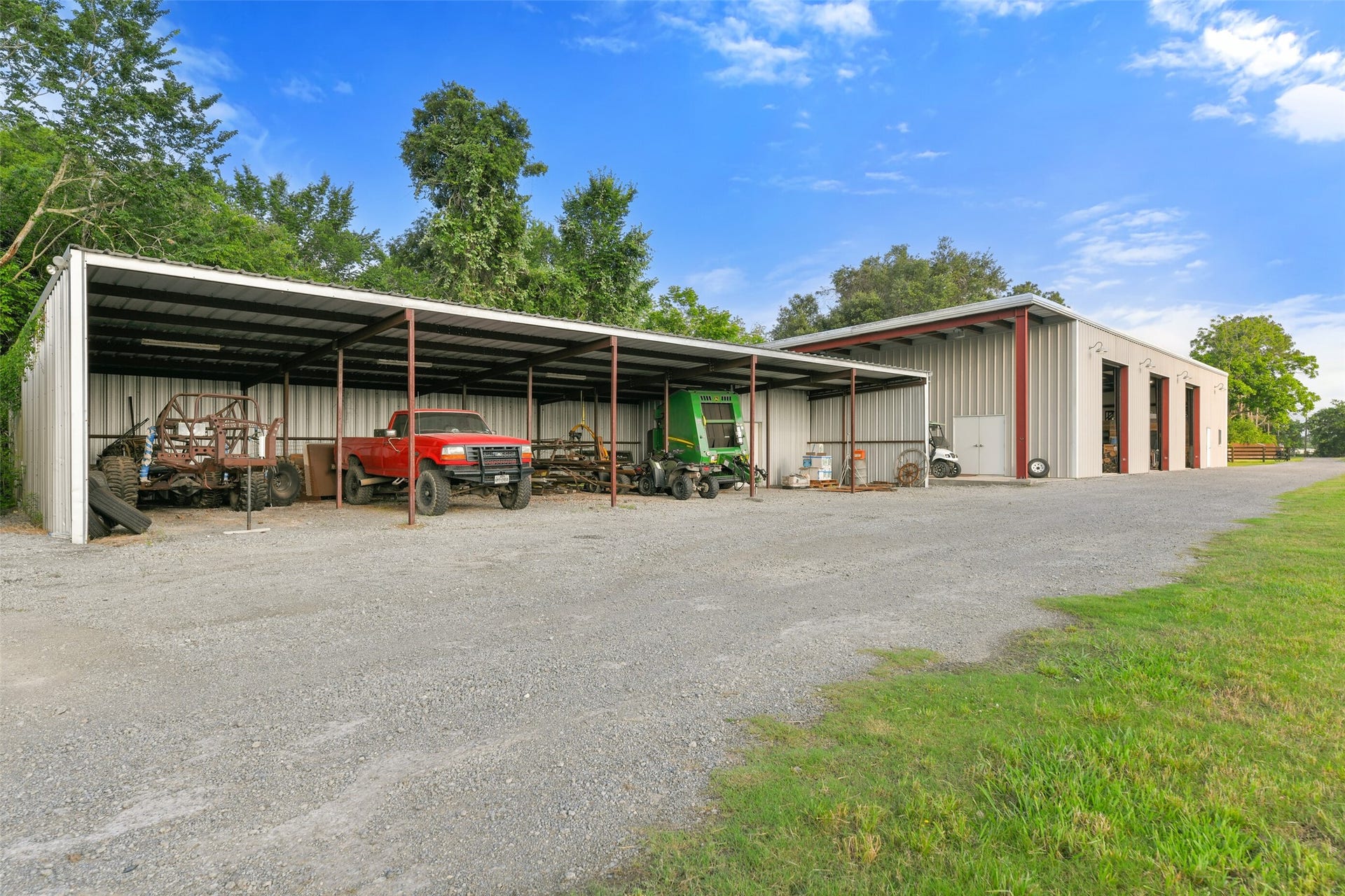 1913 Lundy Lane, Friendswood, TX 77546 Additional covered storage for all of your accessories