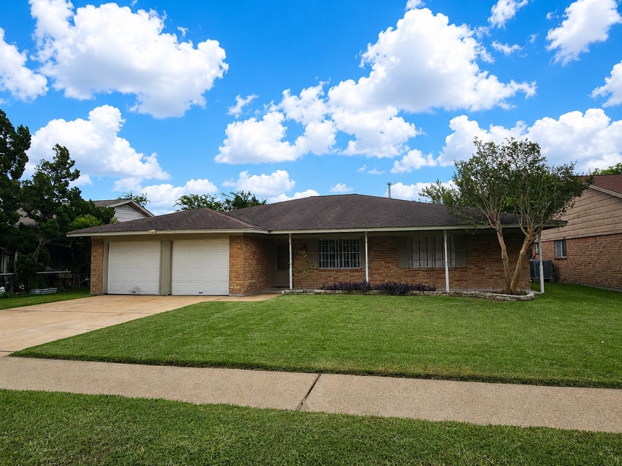 Property photo for 2701 Henderson Lane, Deer Park, TX