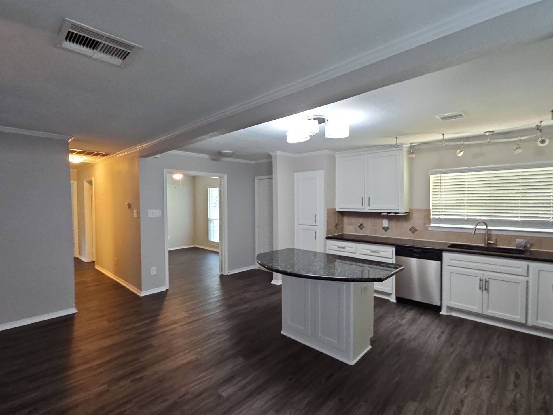 16 Night Hawk Place, The Woodlands, TX 77380 16 Night Hawk Place, The Woodlands, TX 77380