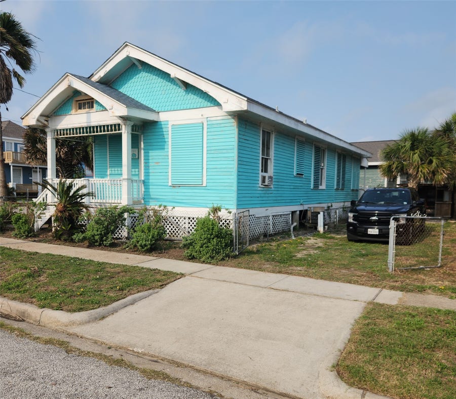 Property photo for 1725 18th Street, Galveston, TX