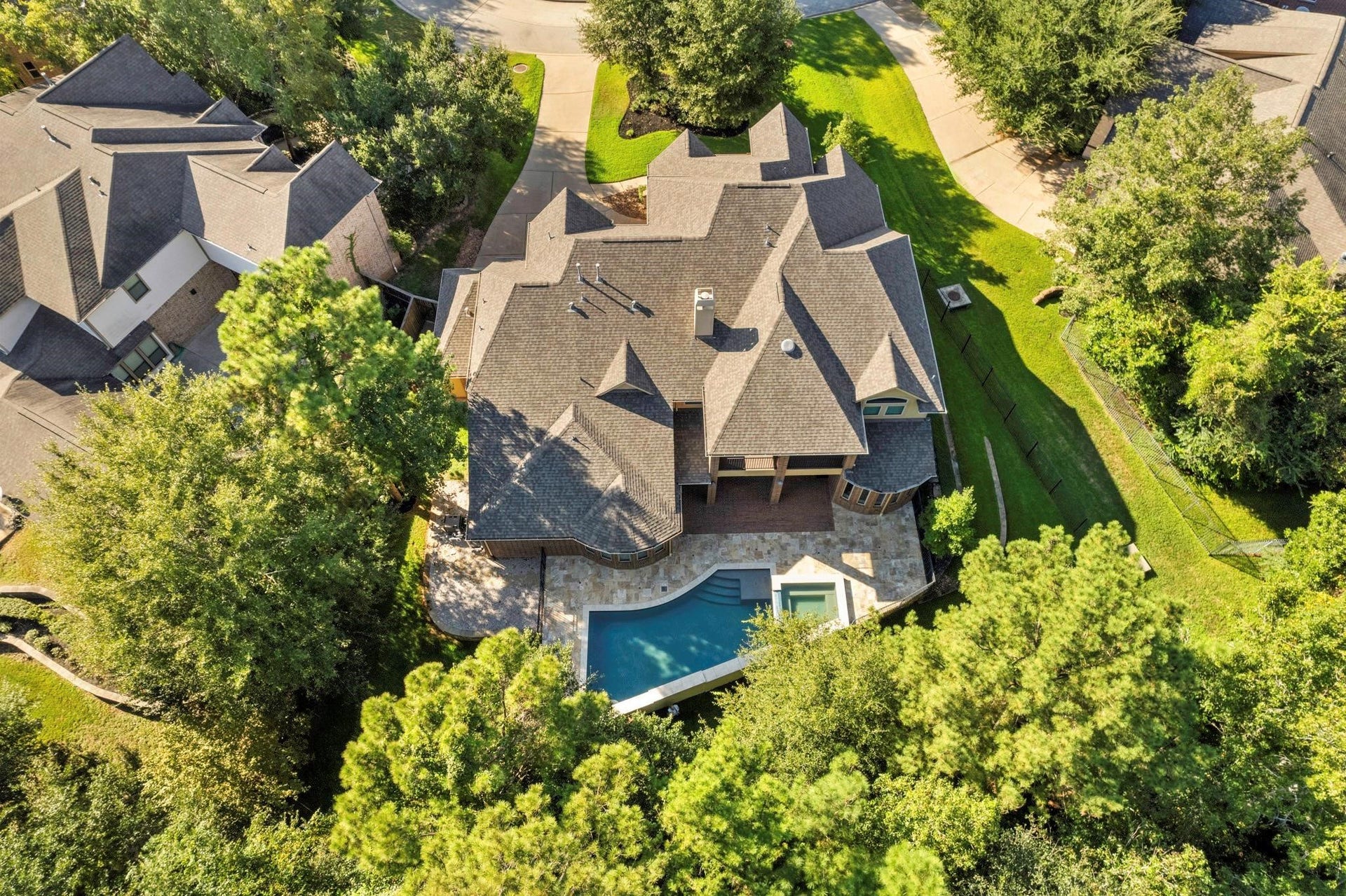 110 Pickerel Point, Montgomery, TX 77316