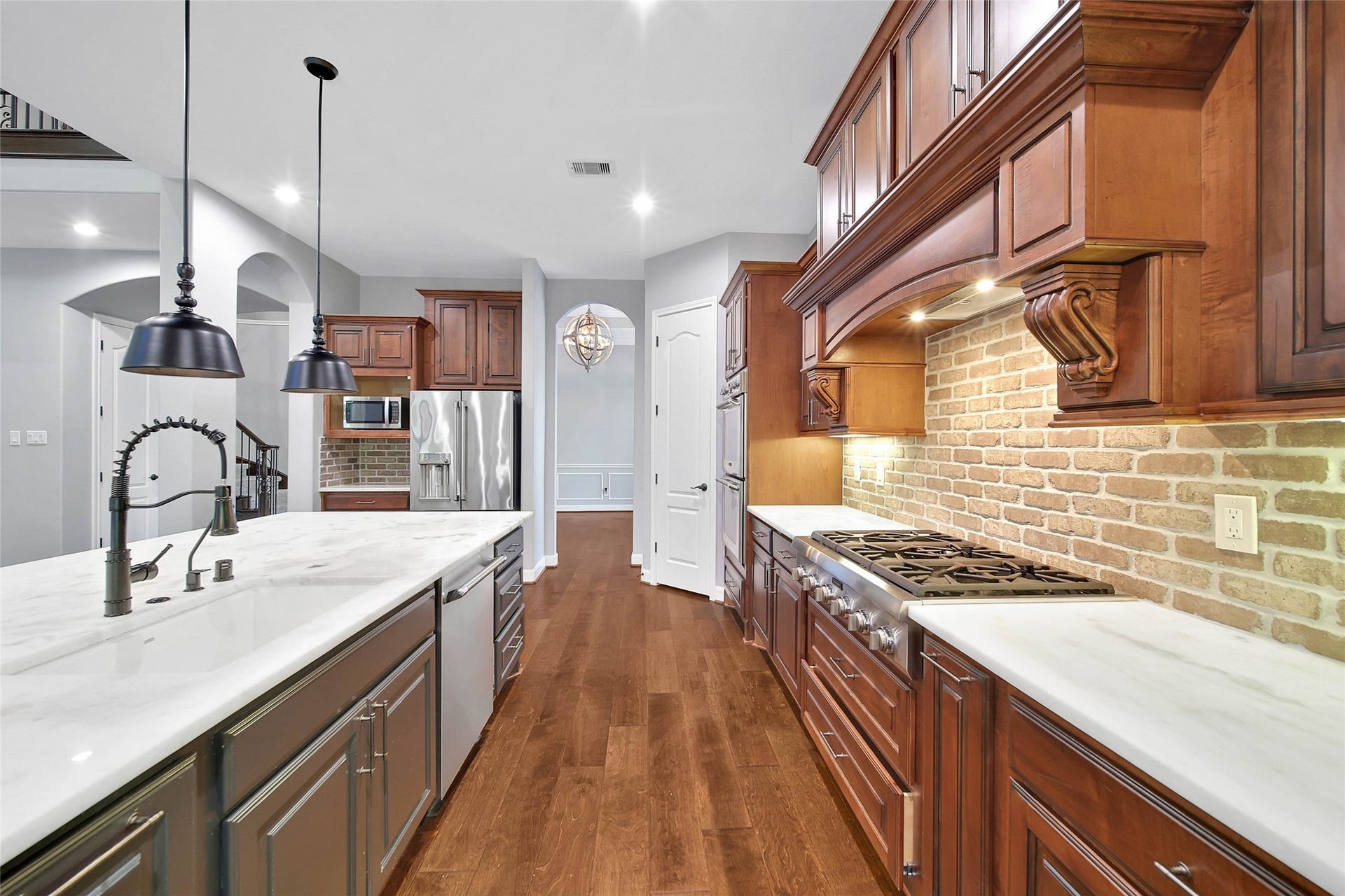 110 Pickerel Point, Montgomery, TX 77316