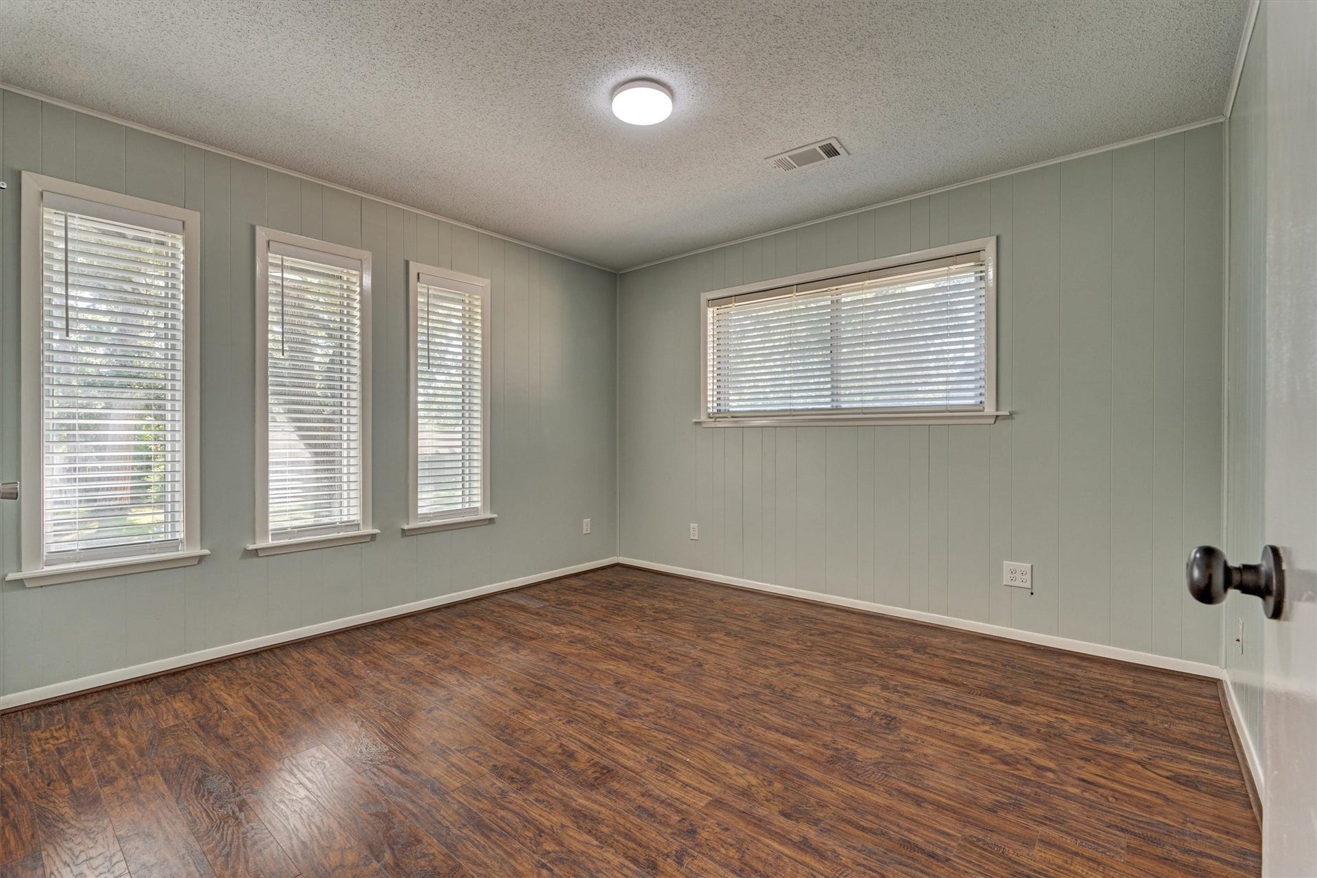 402 Shadywood Circle, Conroe, TX 77304 402 Shadywood Circle, Conroe, TX 77304