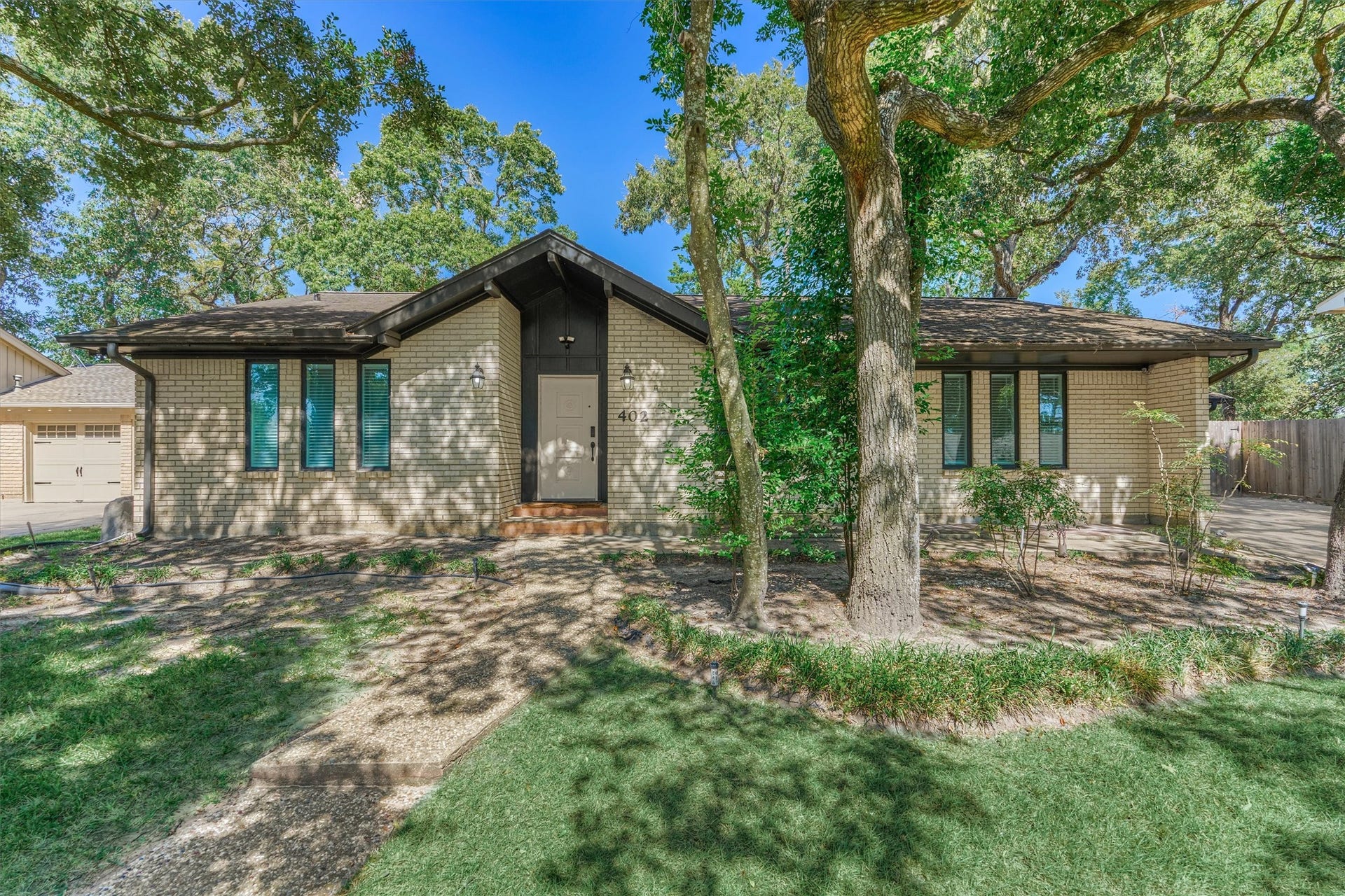 402 Shadywood Circle, Conroe, TX 77304 402 Shadywood Circle, Conroe, TX 77304