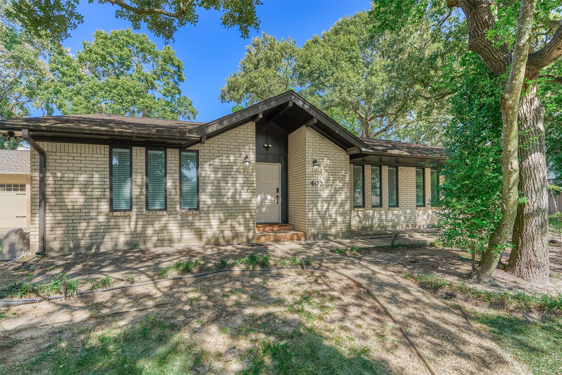402 Shadywood Circle, Conroe, TX 77304 402 Shadywood Circle, Conroe, TX 77304