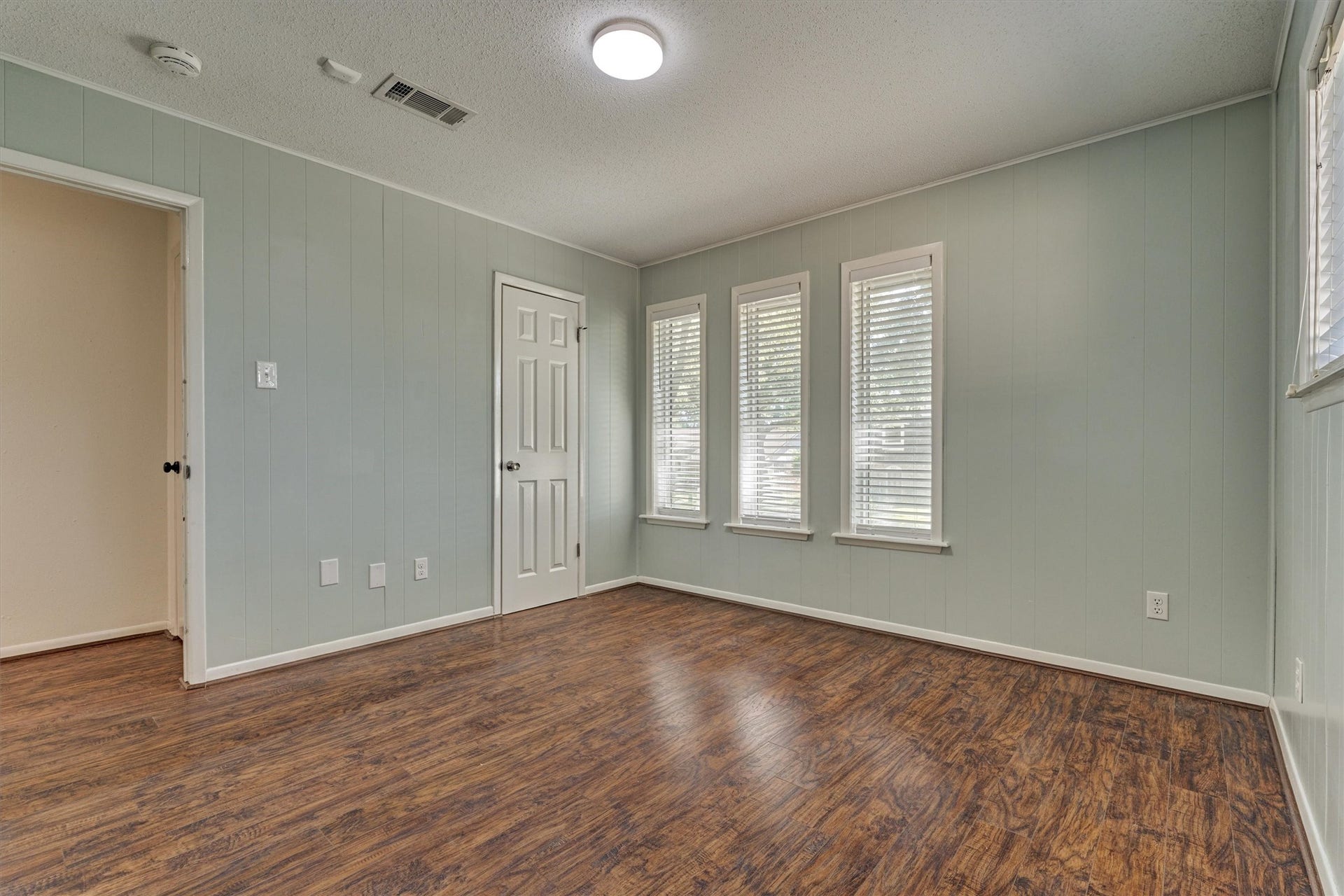 402 Shadywood Circle, Conroe, TX 77304 402 Shadywood Circle, Conroe, TX 77304