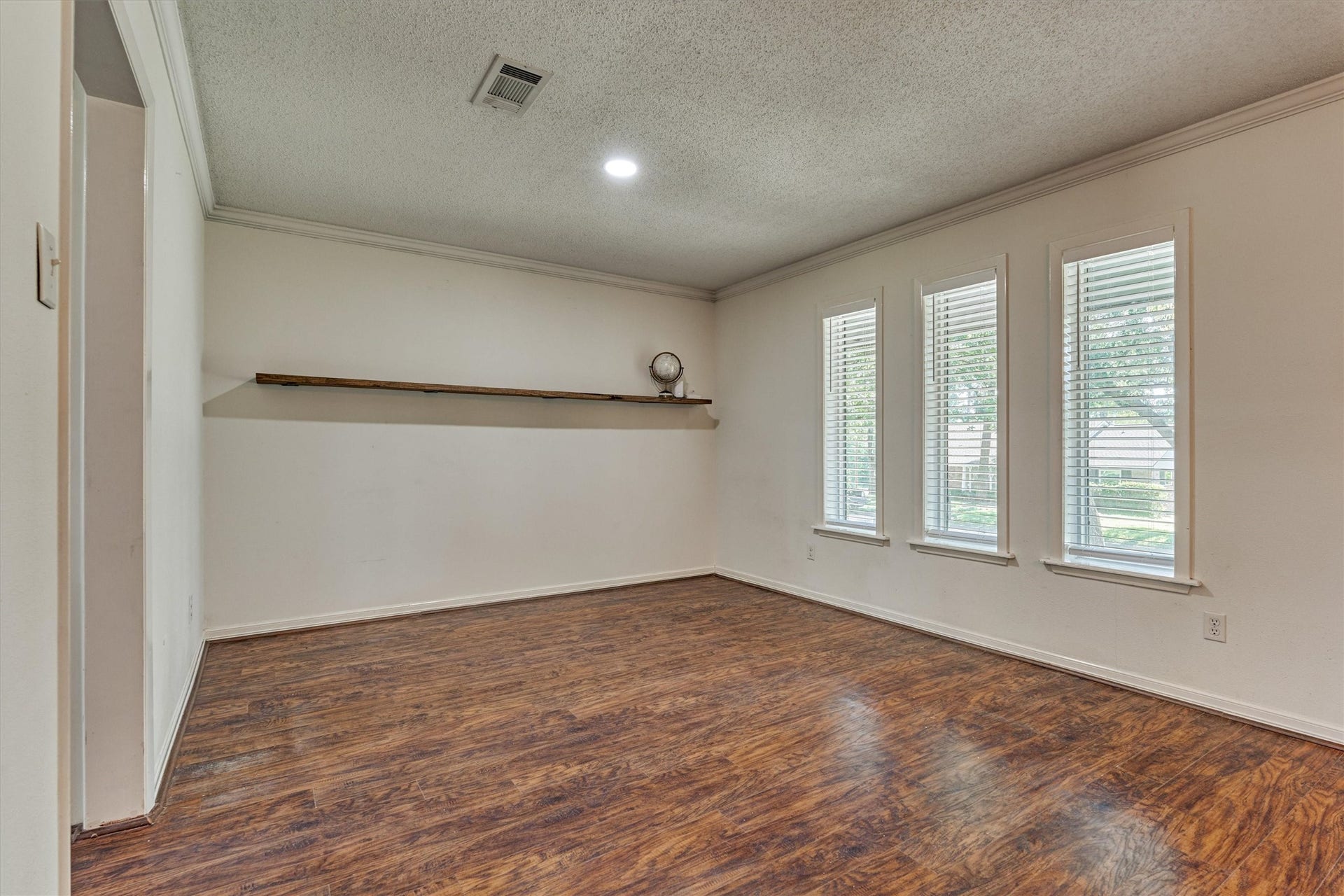 402 Shadywood Circle, Conroe, TX 77304 Office or flex space