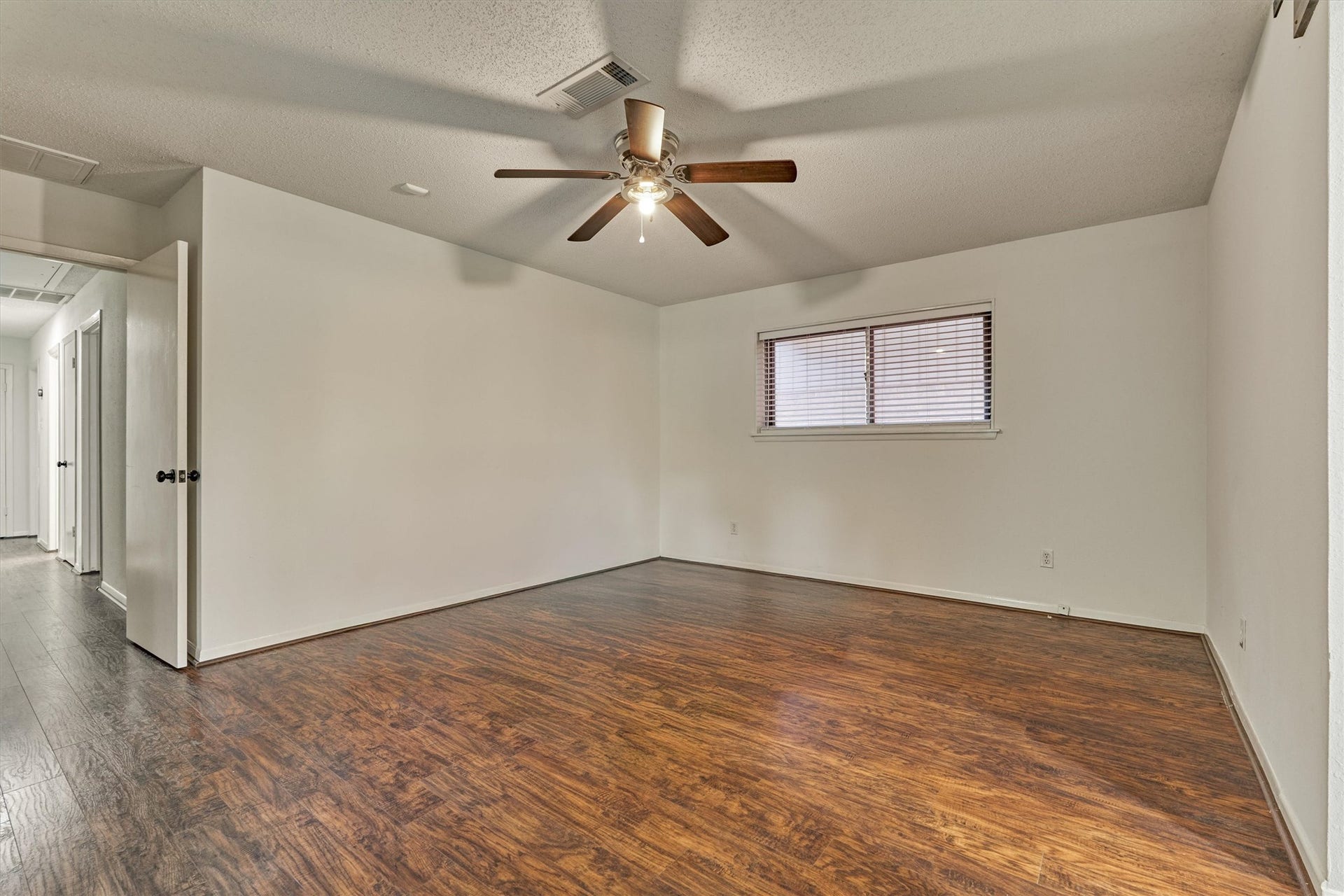 402 Shadywood Circle, Conroe, TX 77304 402 Shadywood Circle, Conroe, TX 77304