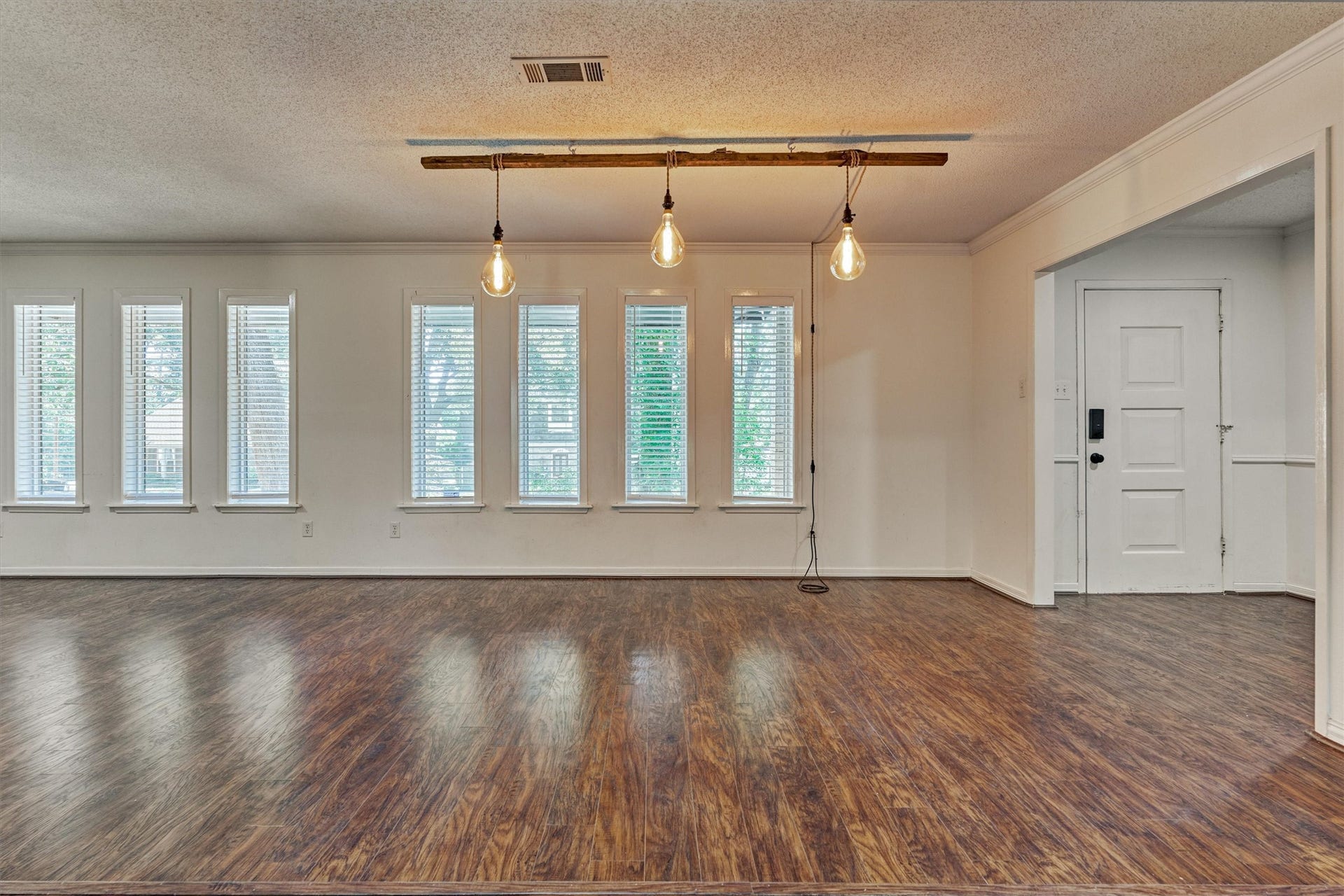 402 Shadywood Circle, Conroe, TX 77304 Formal Dining