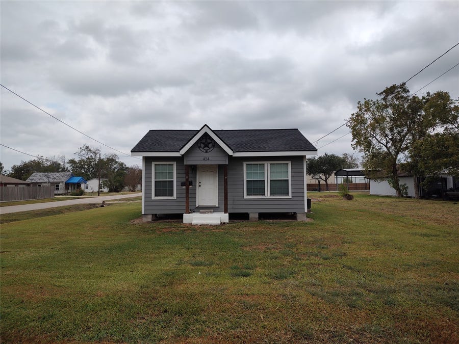 Property photo for 414 Avenue E, Highlands, TX