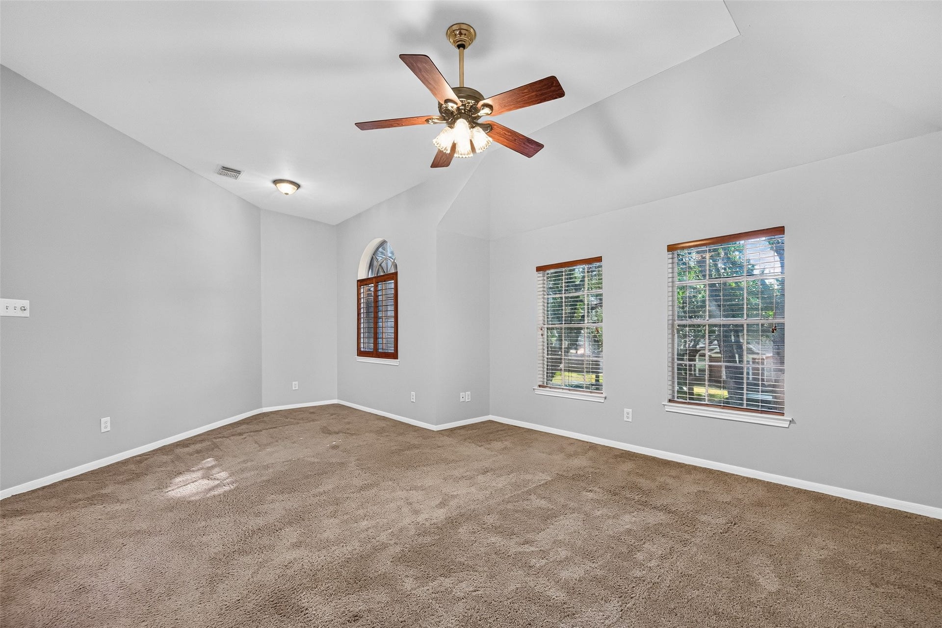 120 Crescent Bay Drive, League City, TX 77573 120 Crescent Bay Drive, League City, TX 77573