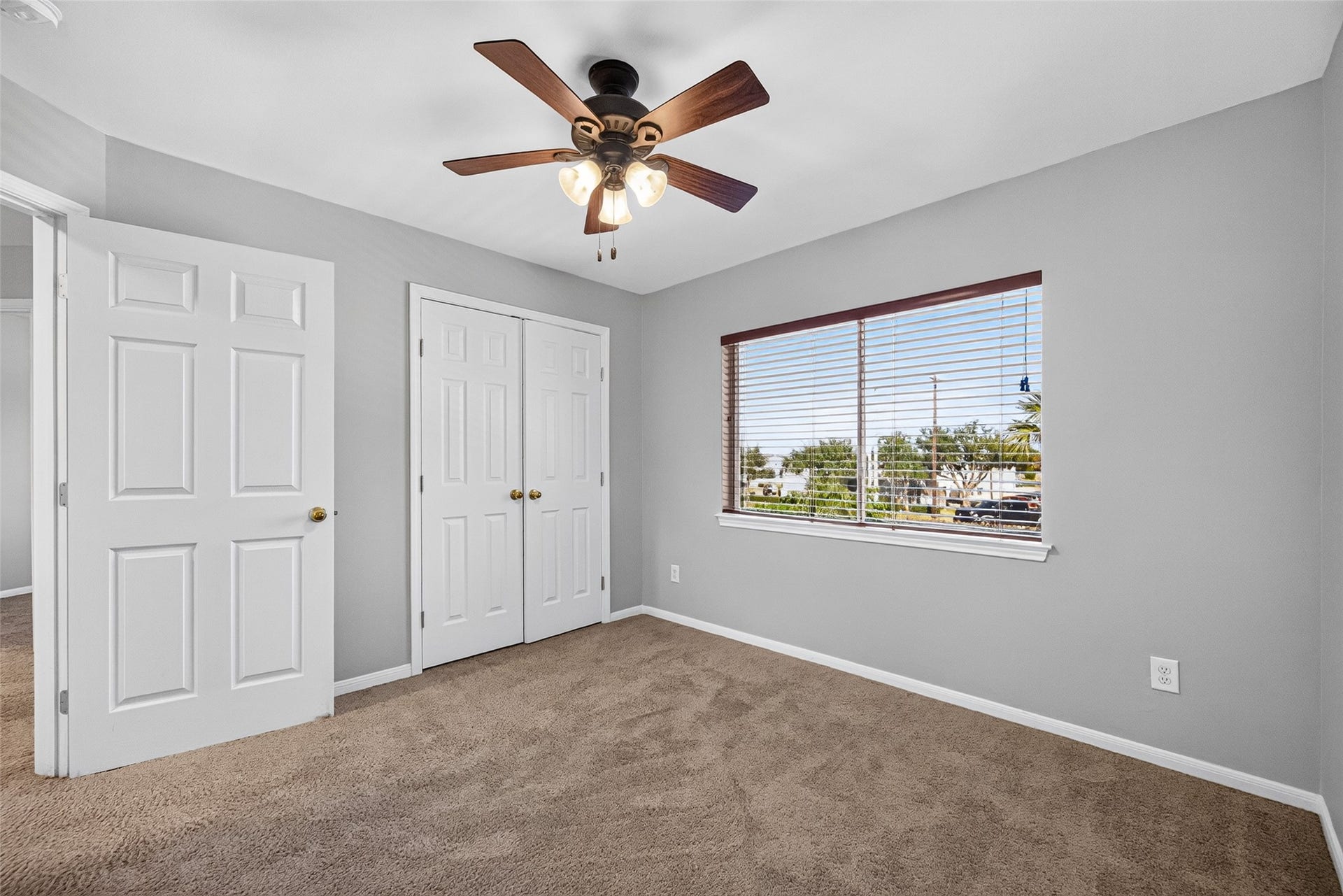 120 Crescent Bay Drive, League City, TX 77573 120 Crescent Bay Drive, League City, TX 77573