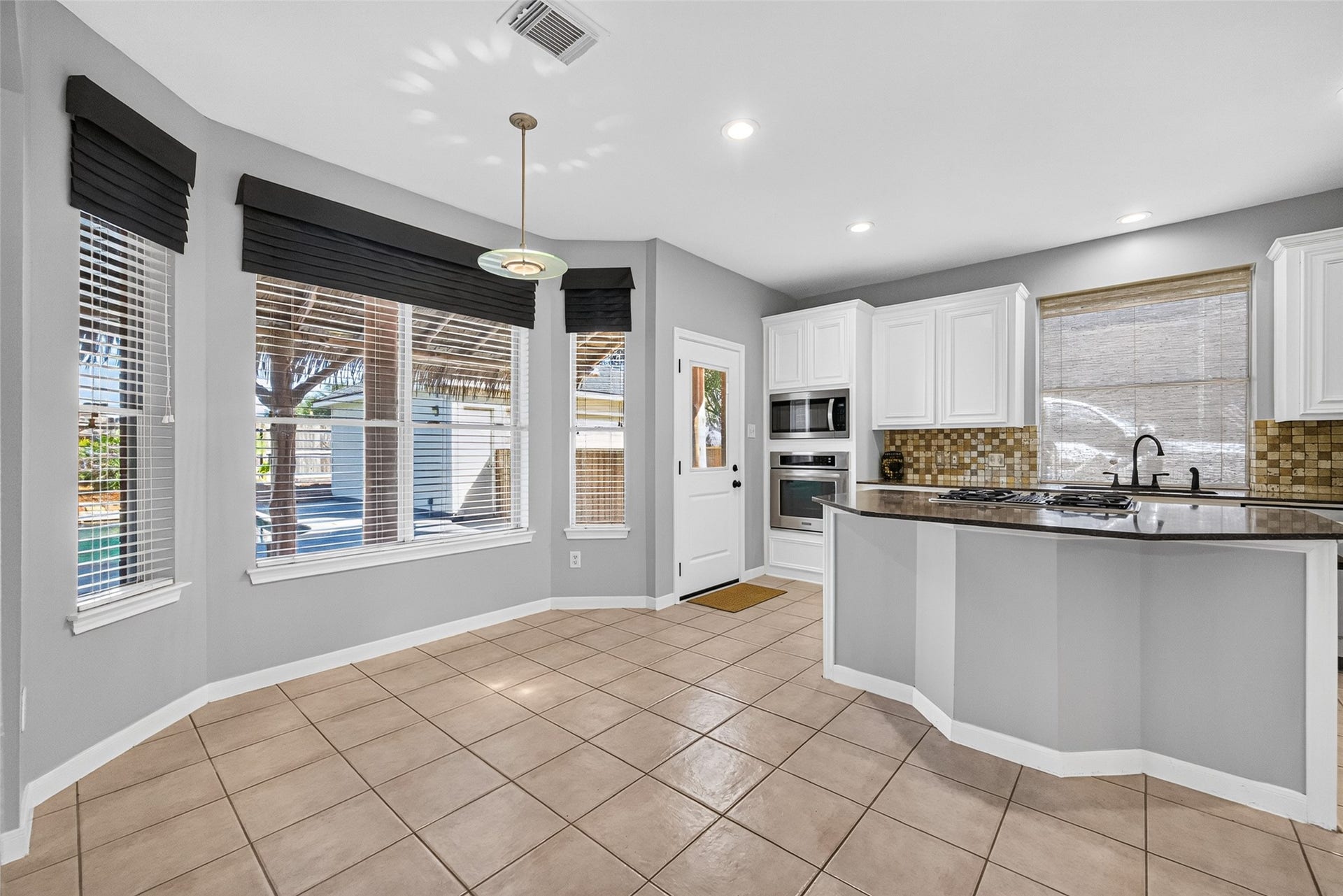 120 Crescent Bay Drive, League City, TX 77573 120 Crescent Bay Drive, League City, TX 77573