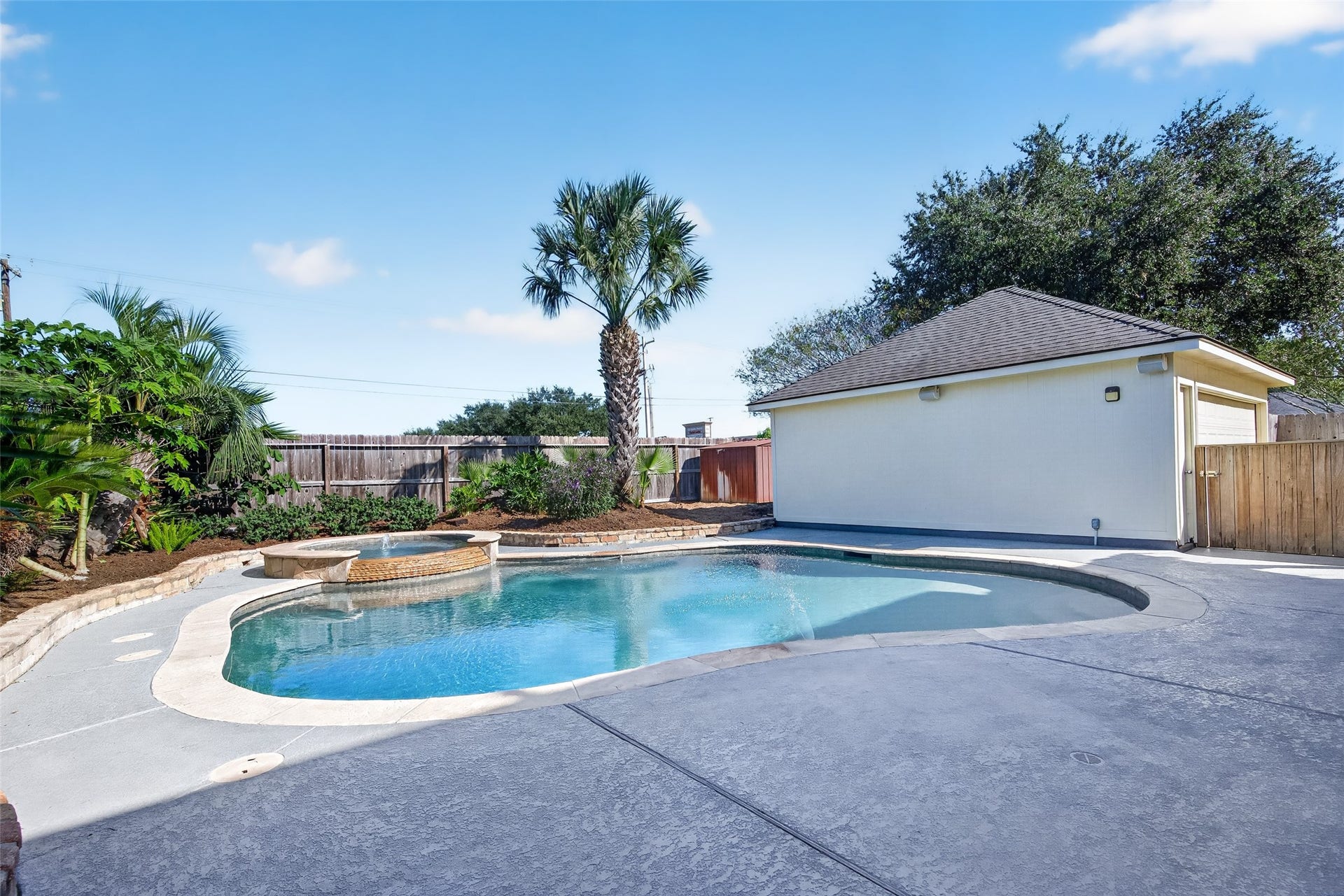 120 Crescent Bay Drive, League City, TX 77573 120 Crescent Bay Drive, League City, TX 77573