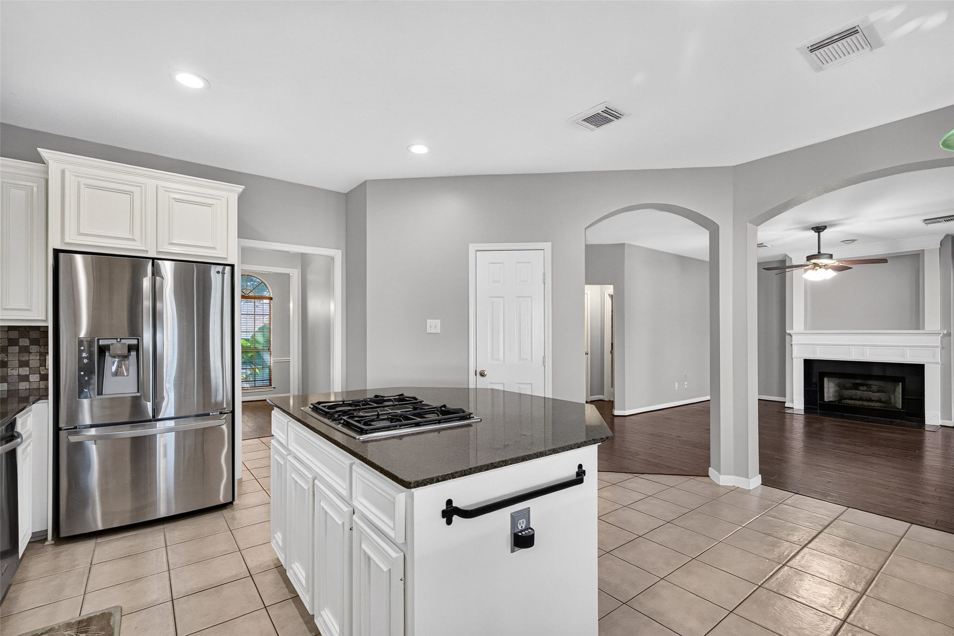 120 Crescent Bay Drive, League City, TX 77573 120 Crescent Bay Drive, League City, TX 77573