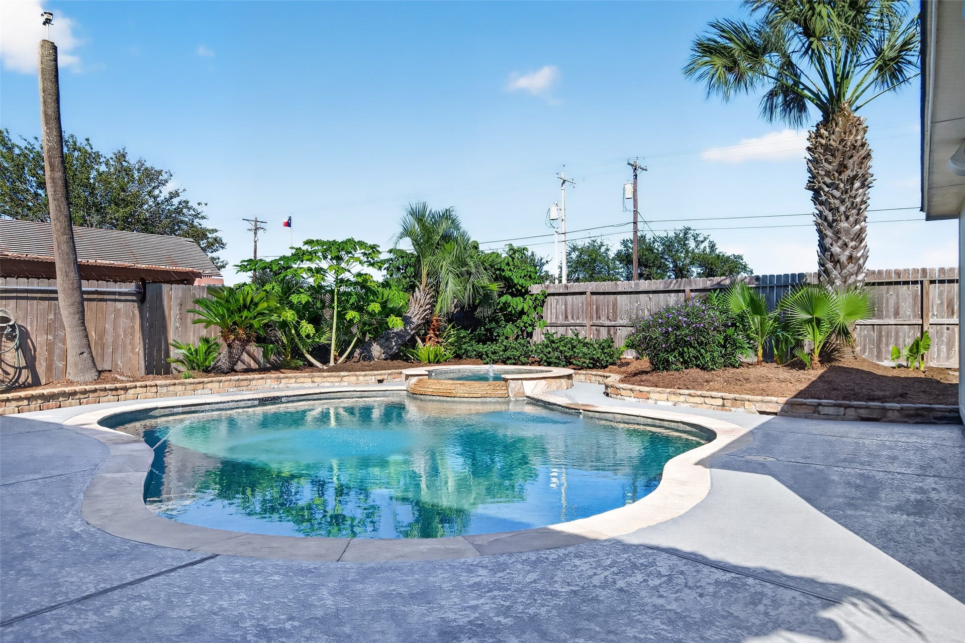 120 Crescent Bay Drive, League City, TX 77573 120 Crescent Bay Drive, League City, TX 77573