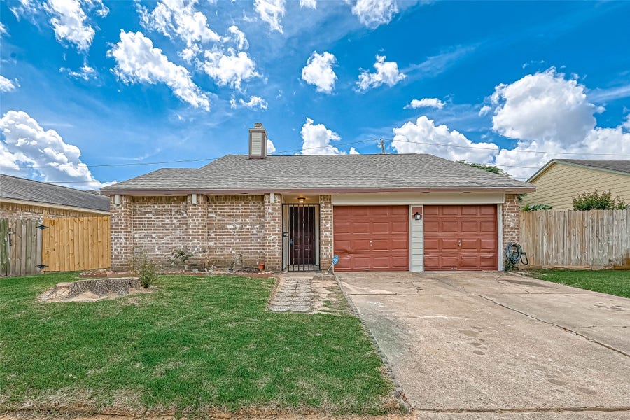 Property photo for 16319 La Luna, Houston, TX