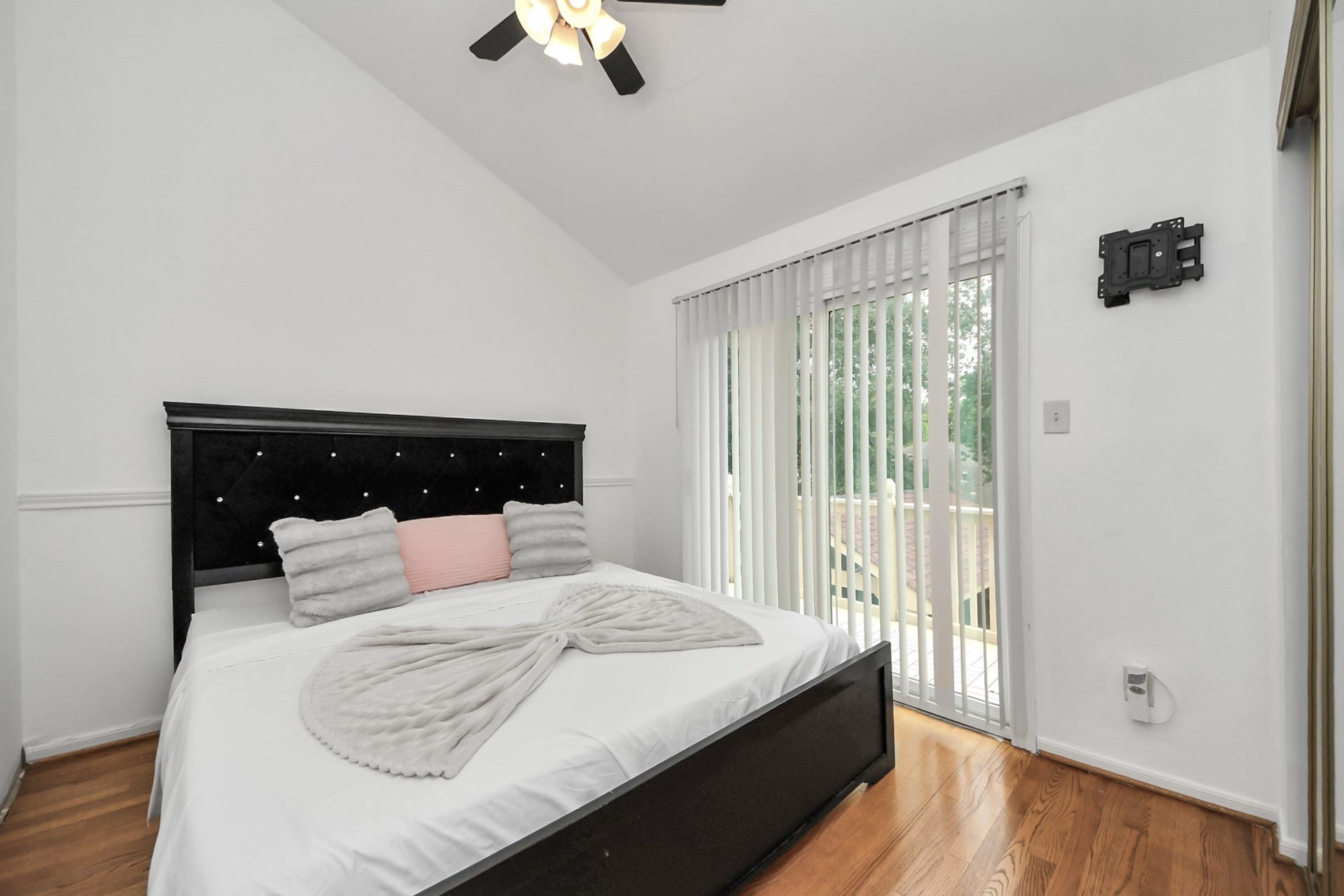 3002 Ashford Oak Drive, Houston, TX 77082 3002 Ashford Oak Drive, Houston, TX 77082