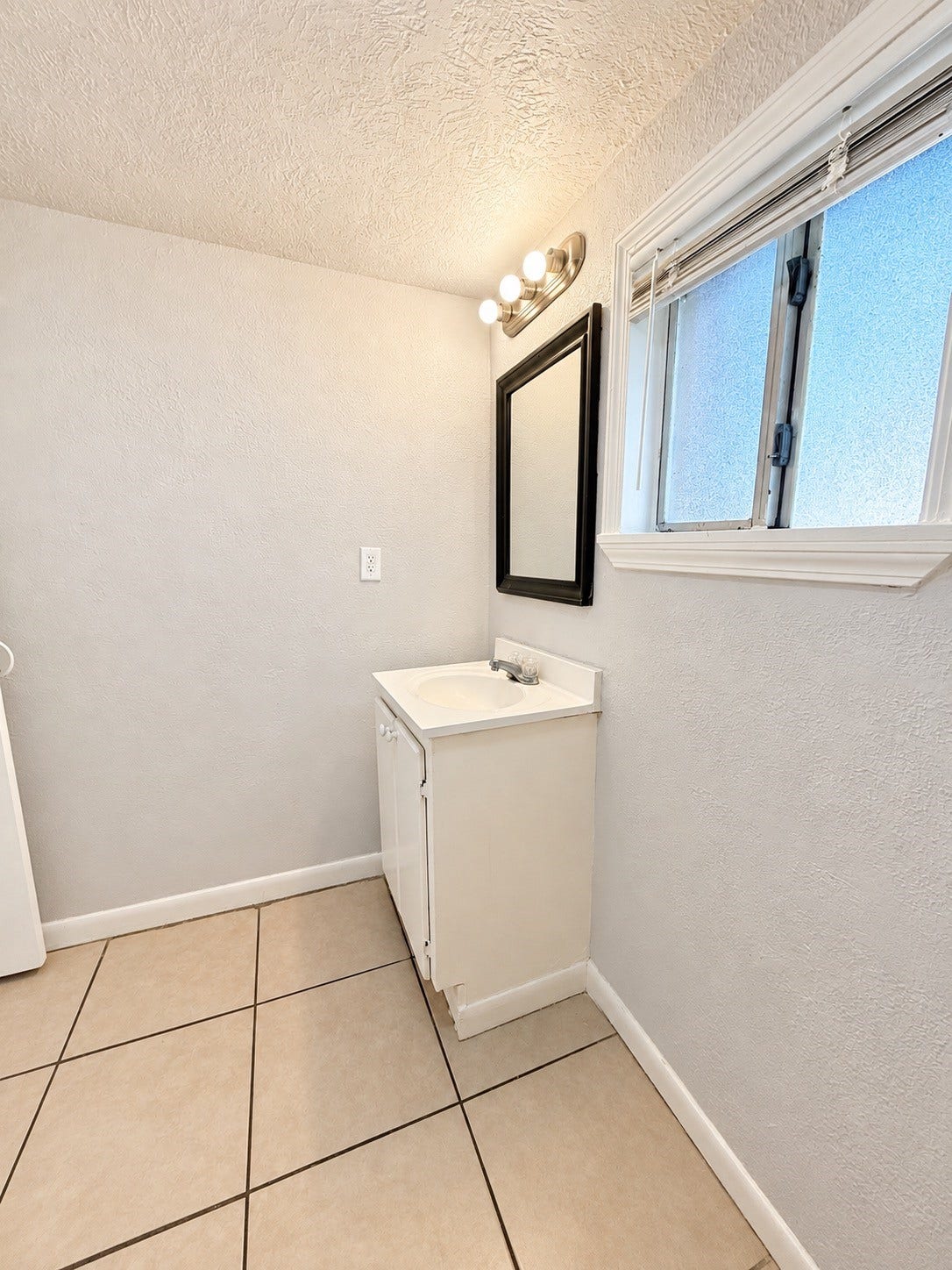 8121 Masterson Street, #1, Houston, TX 77029 Vanity area.