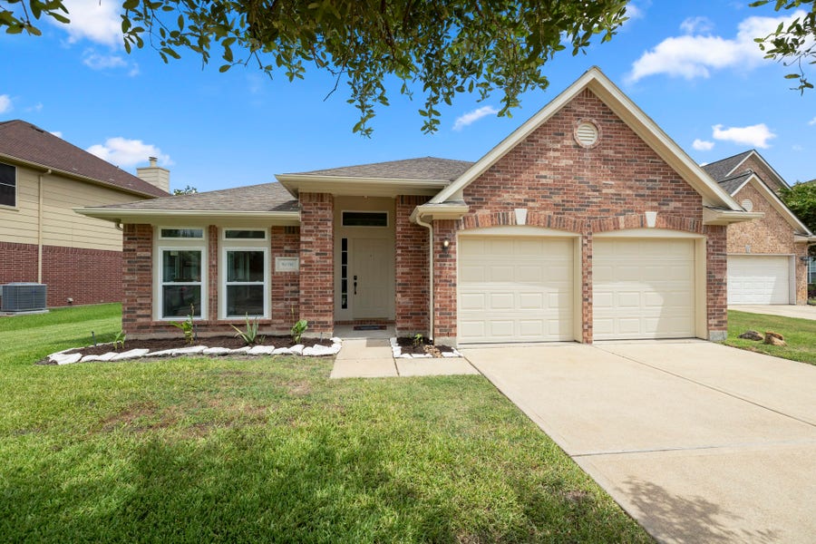 Property photo for 10118 Autumn Way Court, Houston, TX