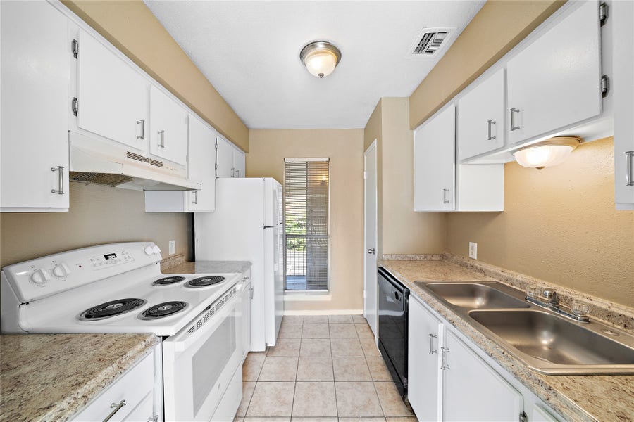 Property photo for 2202 16th Ave Avenue N, #9, Texas City, TX