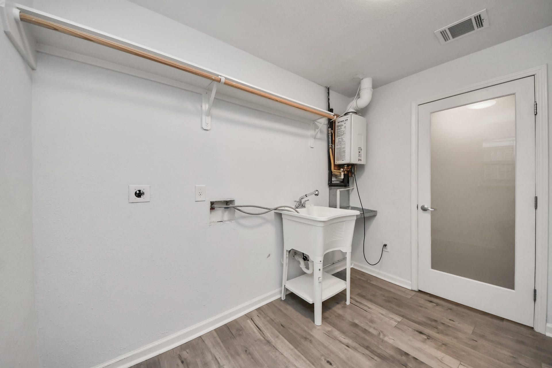 1505 Chippendale Road, Houston, TX 77018 1505 Chippendale Road, Houston, TX 77018