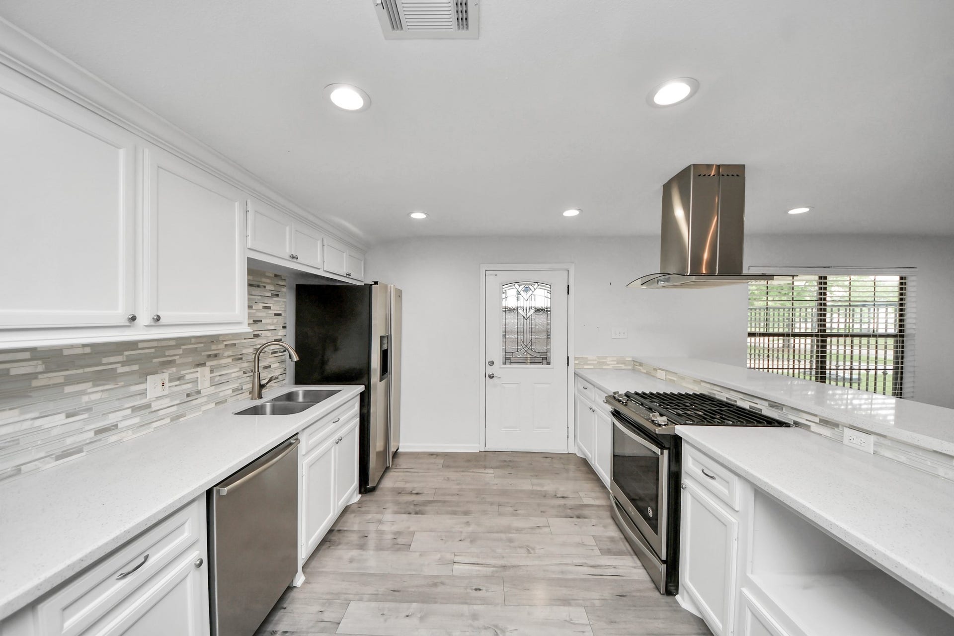 1505 Chippendale Road, Houston, TX 77018 1505 Chippendale Road, Houston, TX 77018