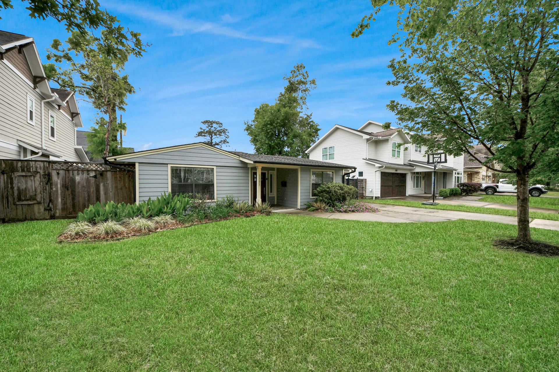 1505 Chippendale Road, Houston, TX 77018 1505 Chippendale Road, Houston, TX 77018