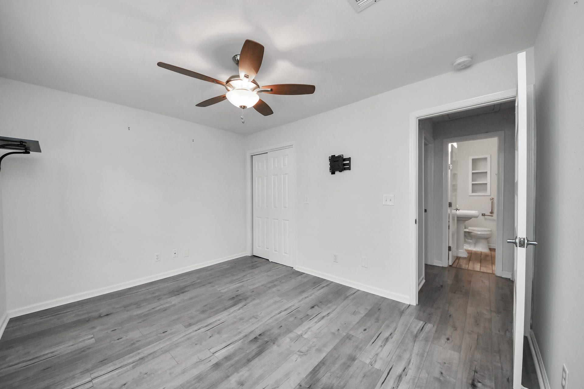 1505 Chippendale Road, Houston, TX 77018 1505 Chippendale Road, Houston, TX 77018