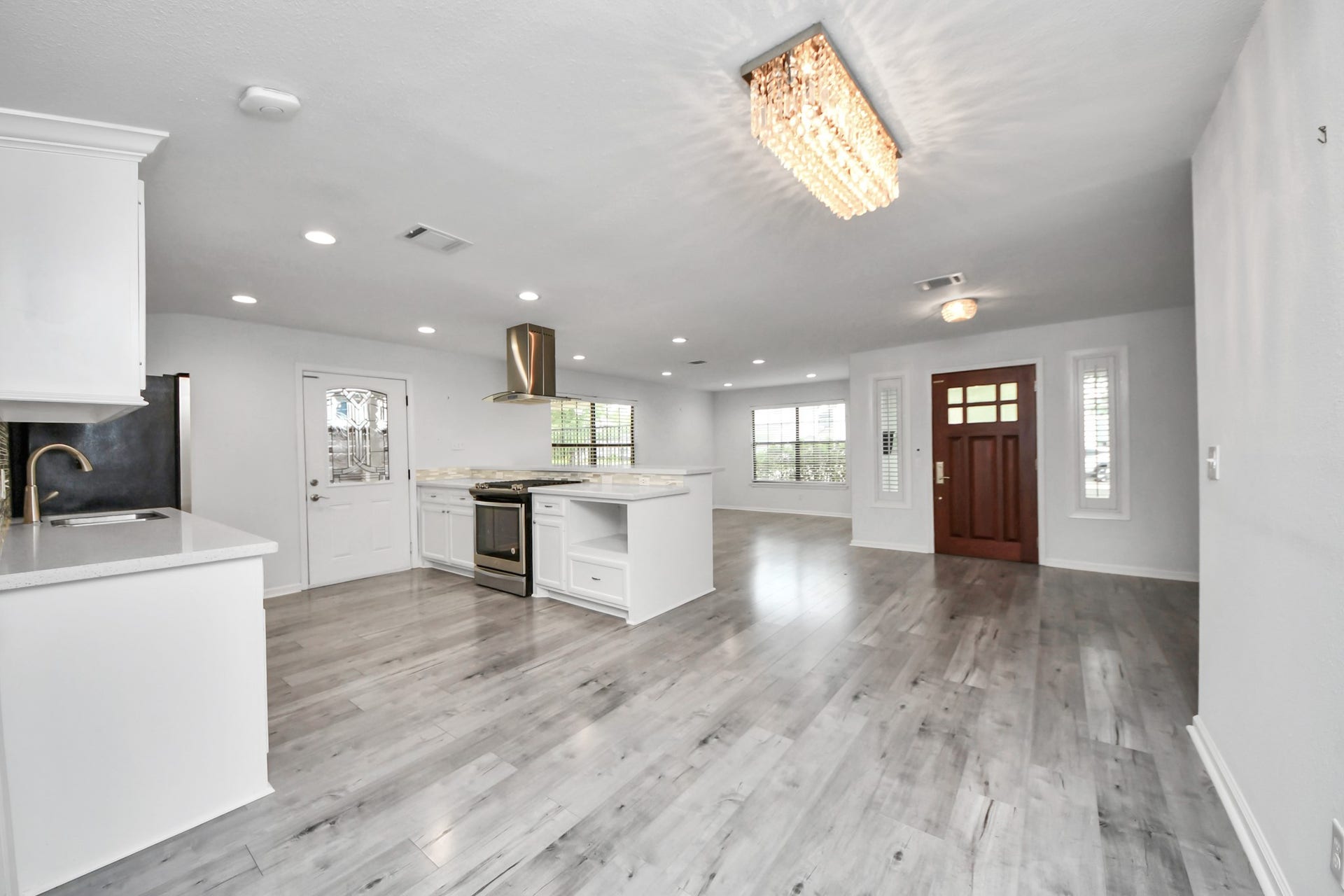 1505 Chippendale Road, Houston, TX 77018 1505 Chippendale Road, Houston, TX 77018