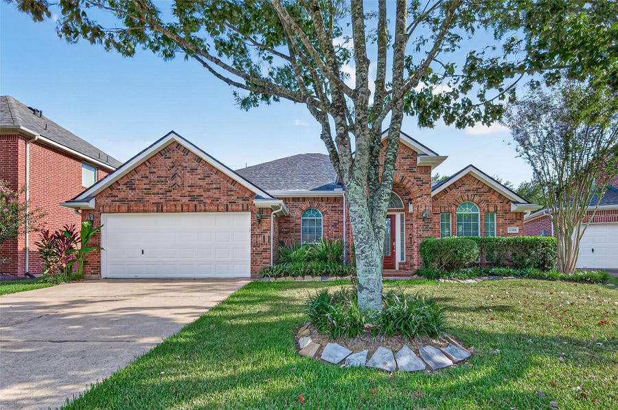 Property photo for 11324 Windy Dawn Drive, Pearland, TX