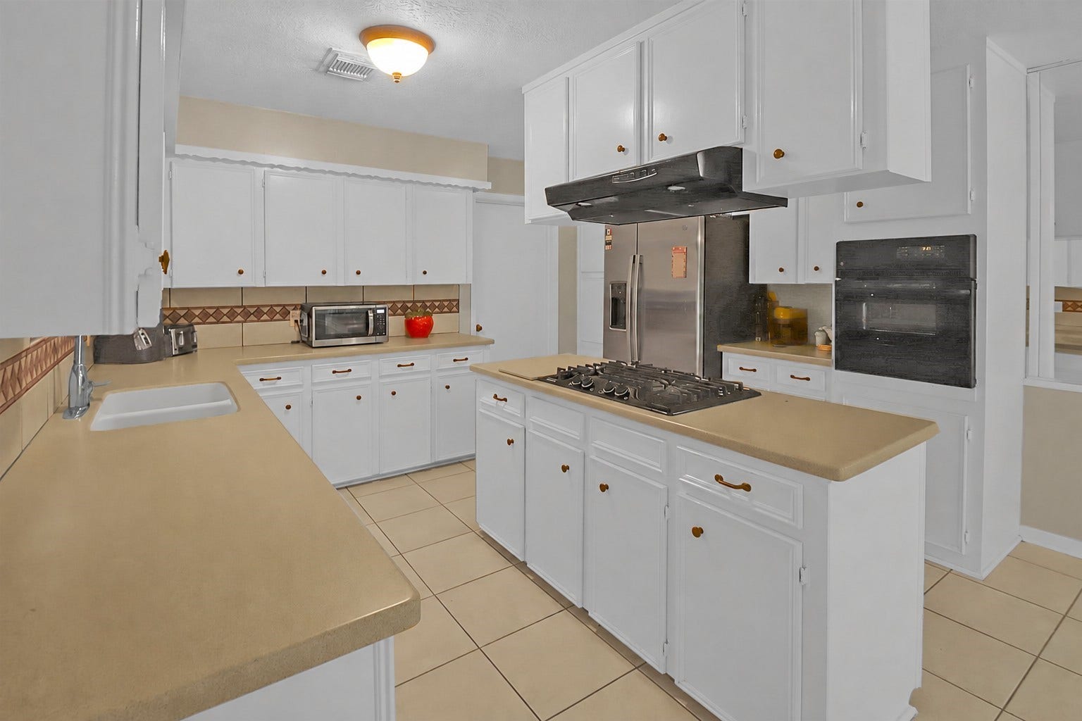 4205 Lariat Drive, Baytown, TX 77521 4205 Lariat Drive, Baytown, TX 77521