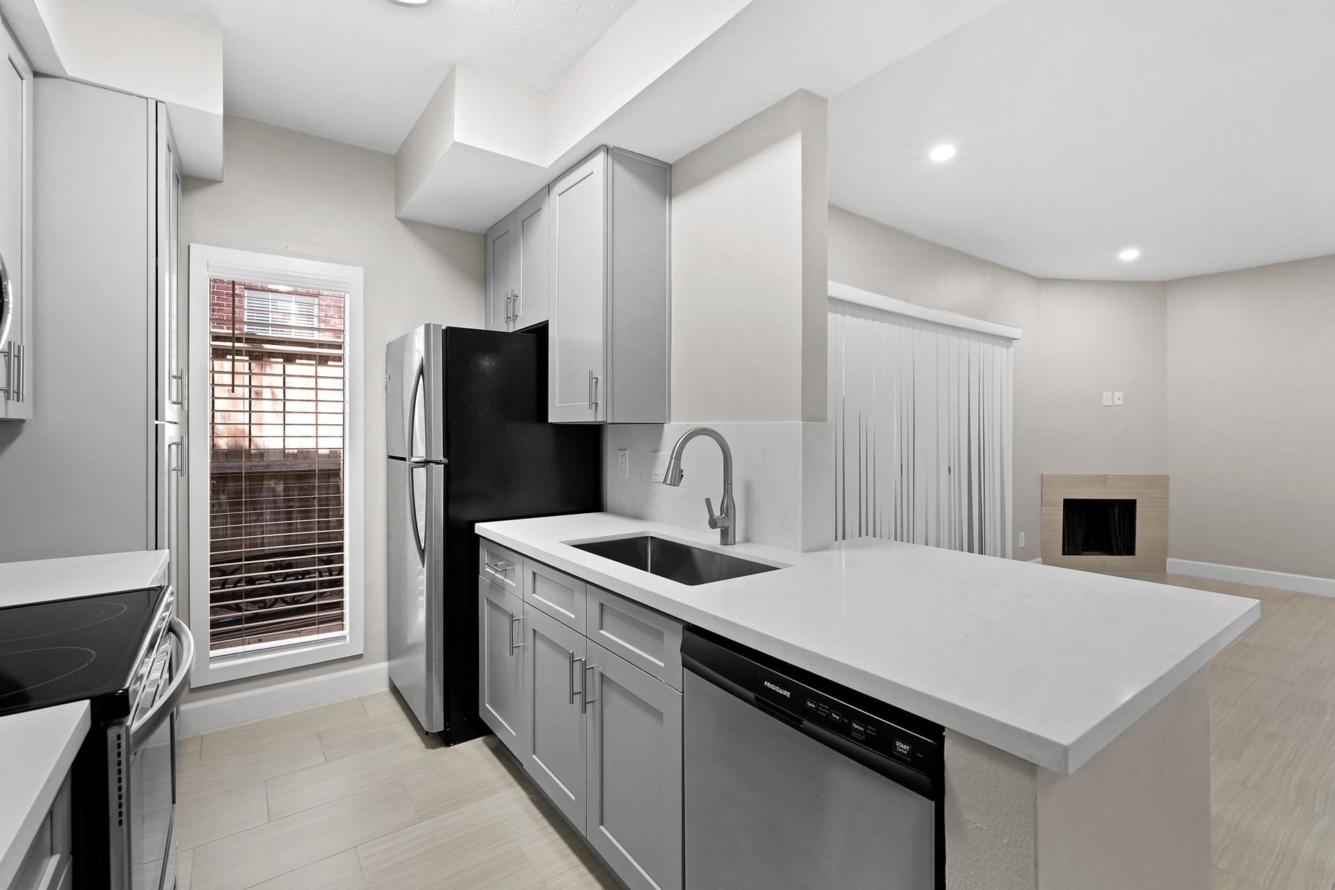 2300 Augusta Drive, #37, Houston, TX 77057 2300 Augusta Drive, #37, Houston, TX 77057