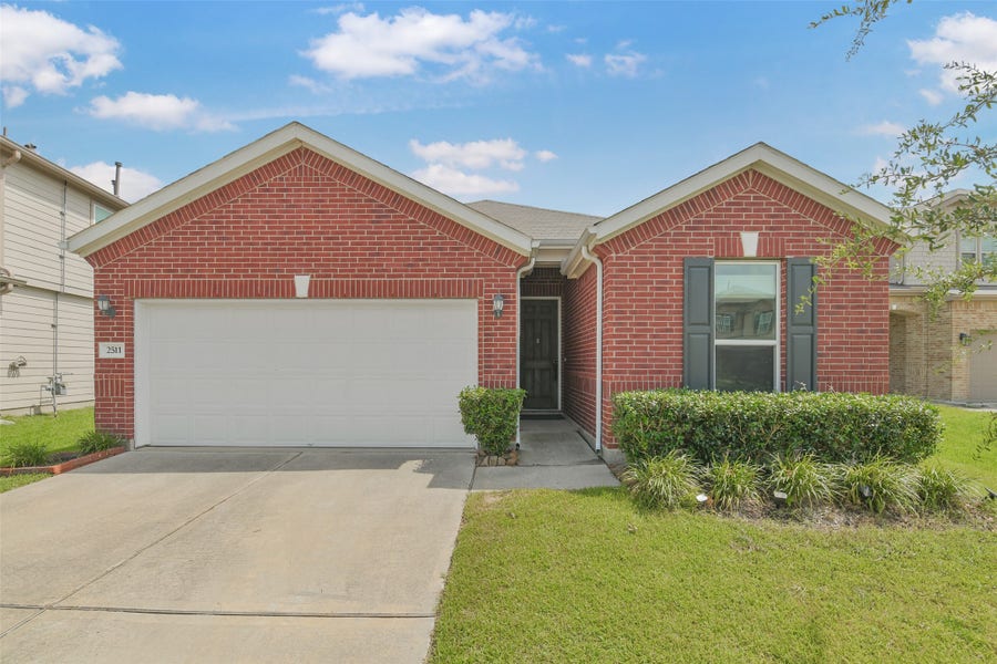 Property photo for 2511 Yellow Buckeye Court, Houston, TX