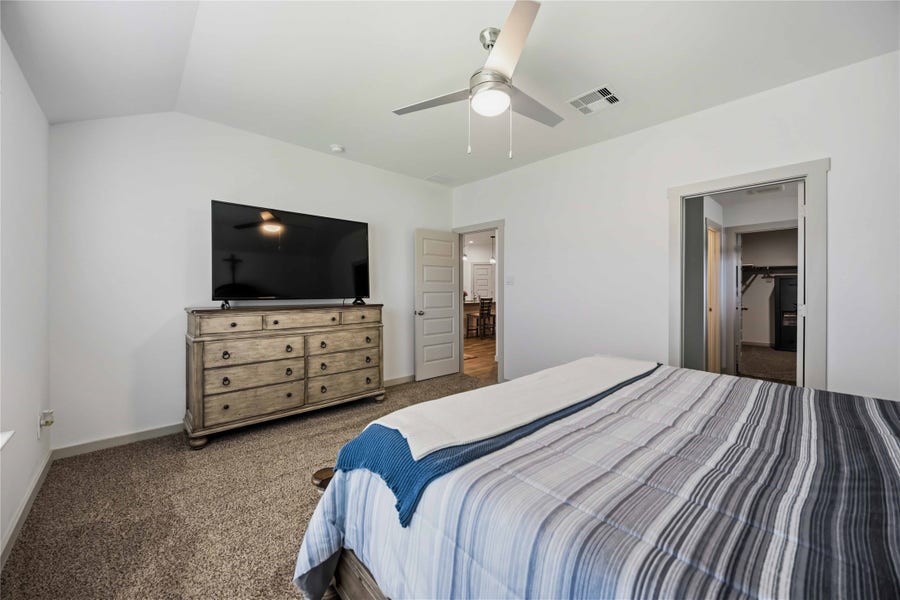 Property photo for 1029 Great Barracuda Lane, Alvin, TX