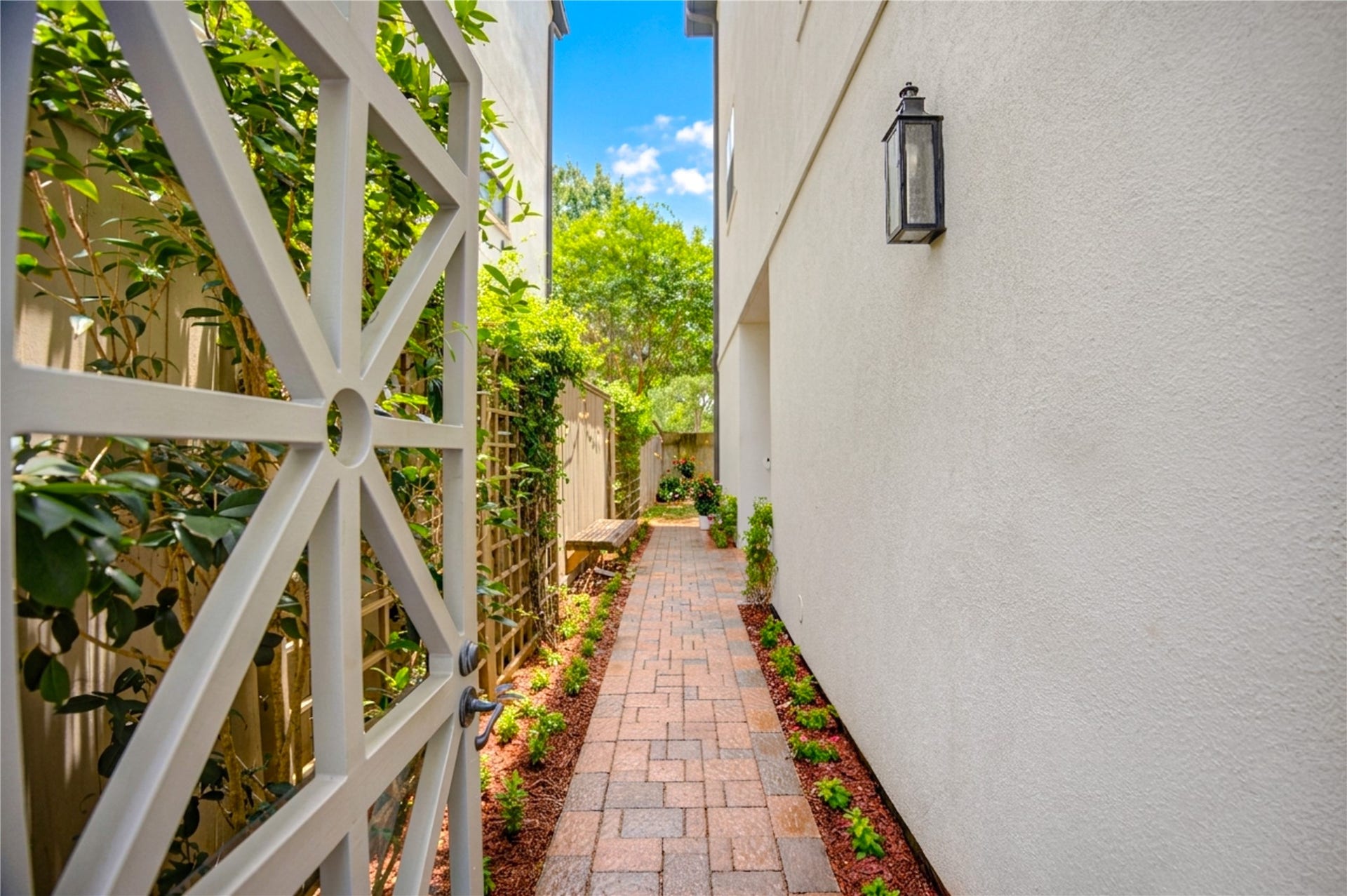 16011 Morgan Street, Sugar Land, TX 77478 16011 Morgan Street, Sugar Land, TX 77478