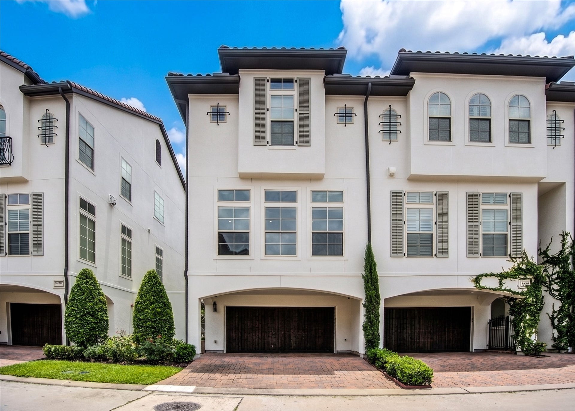16011 Morgan Street, Sugar Land, TX 77478 City living in the suburbs!!!